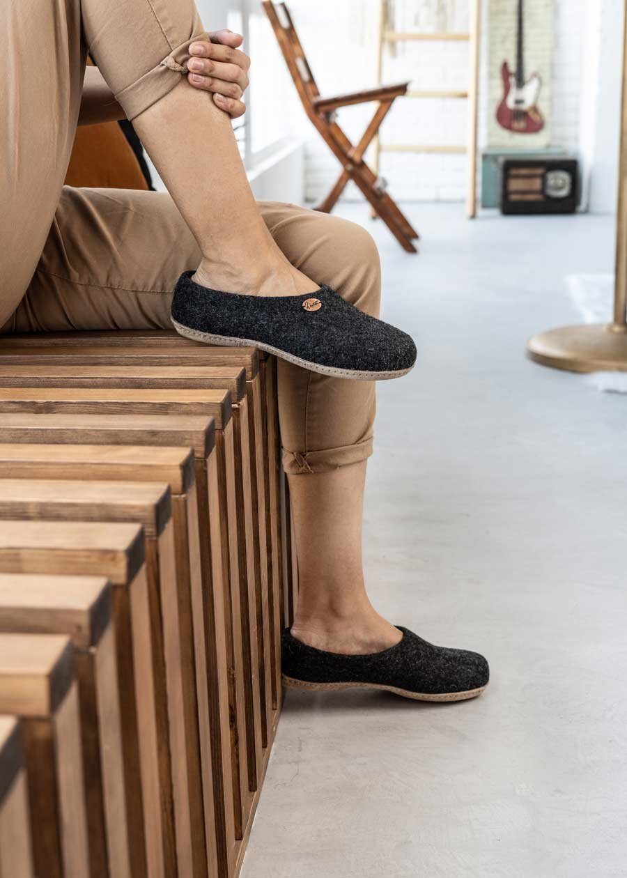 WoolFit Slipper Classic handgefilzte Hausschuhe Hausschuh
