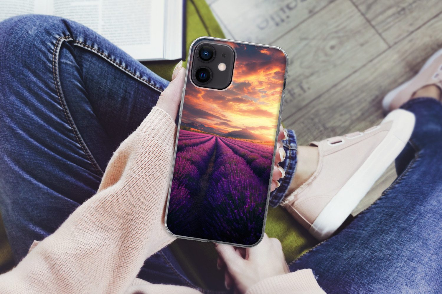 MuchoWow Handyhülle für Apple iPhone 12 Lavendelfeld - Sonnenuntergang - Lila, Smartphone-Bumper, Print, Handy Schutzhülle Dünn