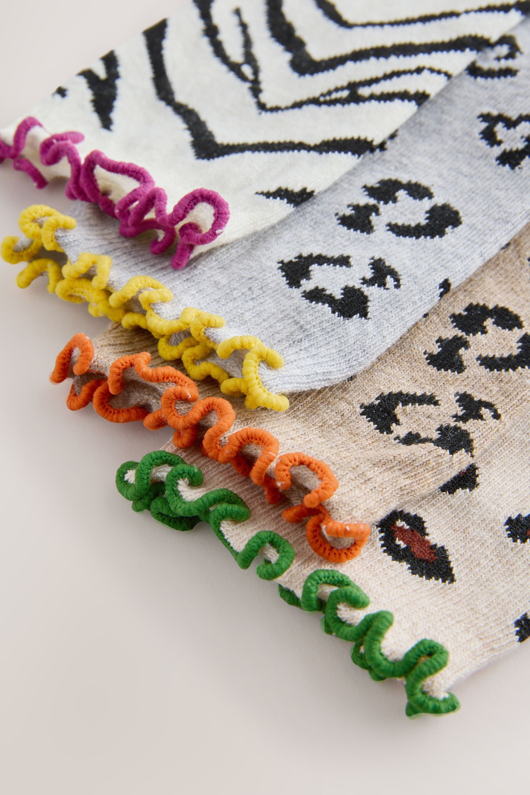 Next Kurzsocken Söckchen mit Kräuselsaum und Print, 4er-Pack (1-Paar)