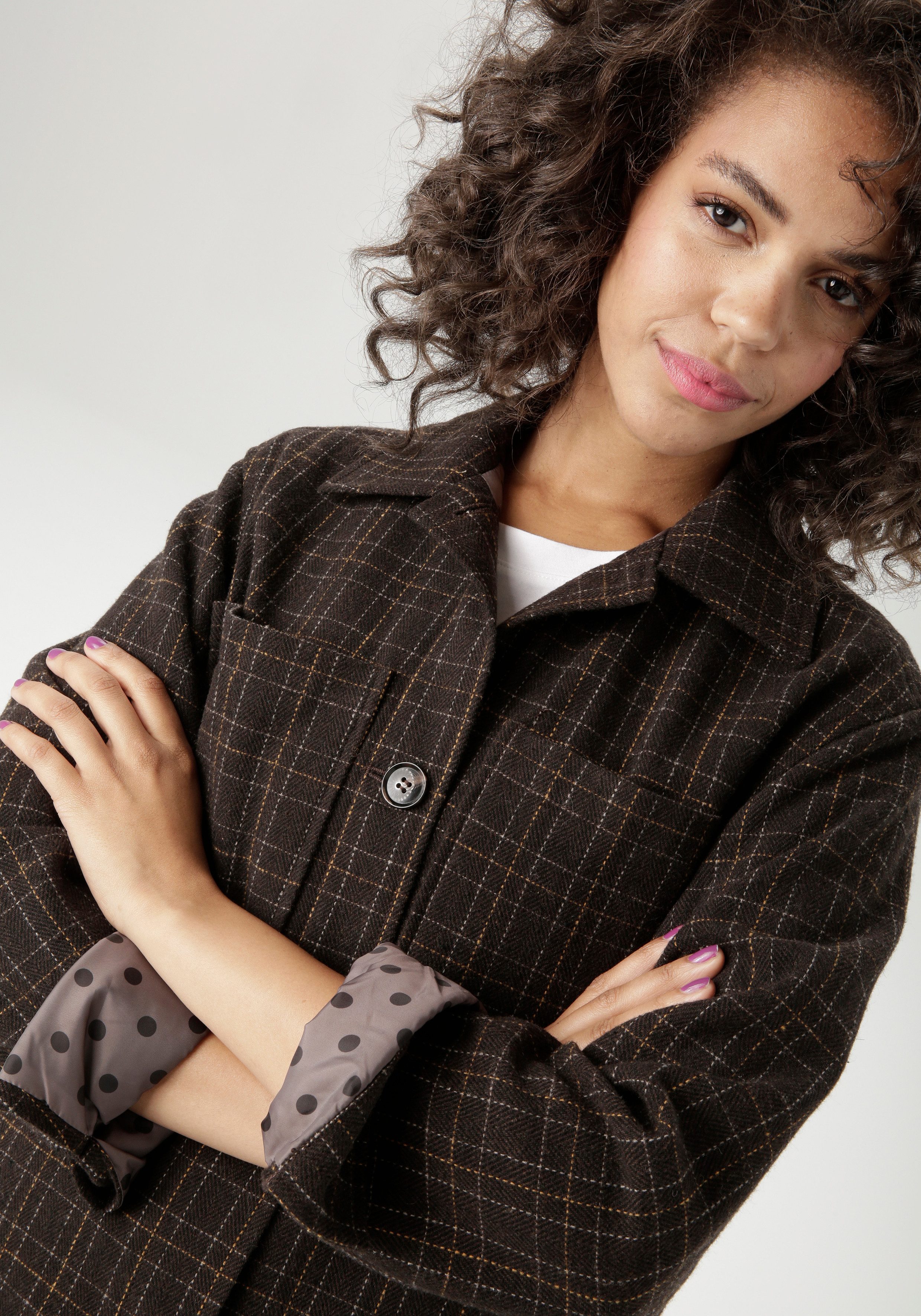 Aniston CASUAL Kurzjacke im Karo-Dessin mit getupften Futter