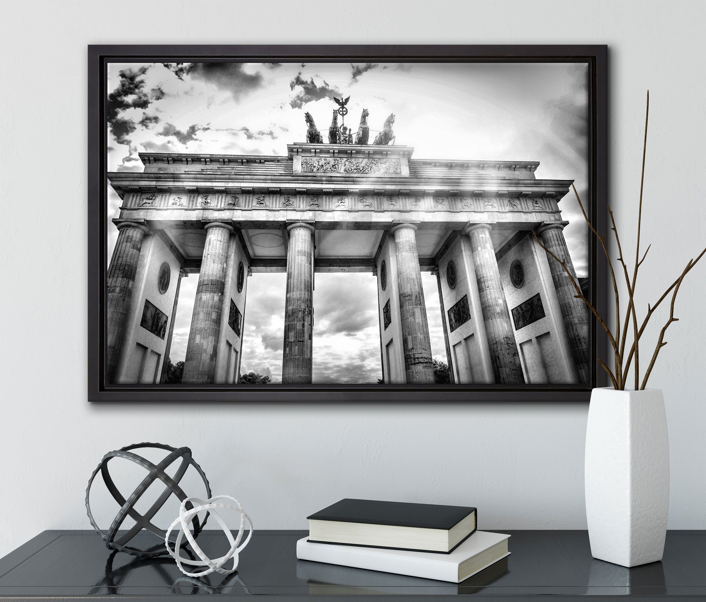 Pixxprint Leinwandbild Brandenburger Tor Zackenaufhänger Schattenfugen-Bilderrahmen Wanddekoration (1 Berlin, einem gefasst, St), bespannt, Leinwandbild fertig in inkl