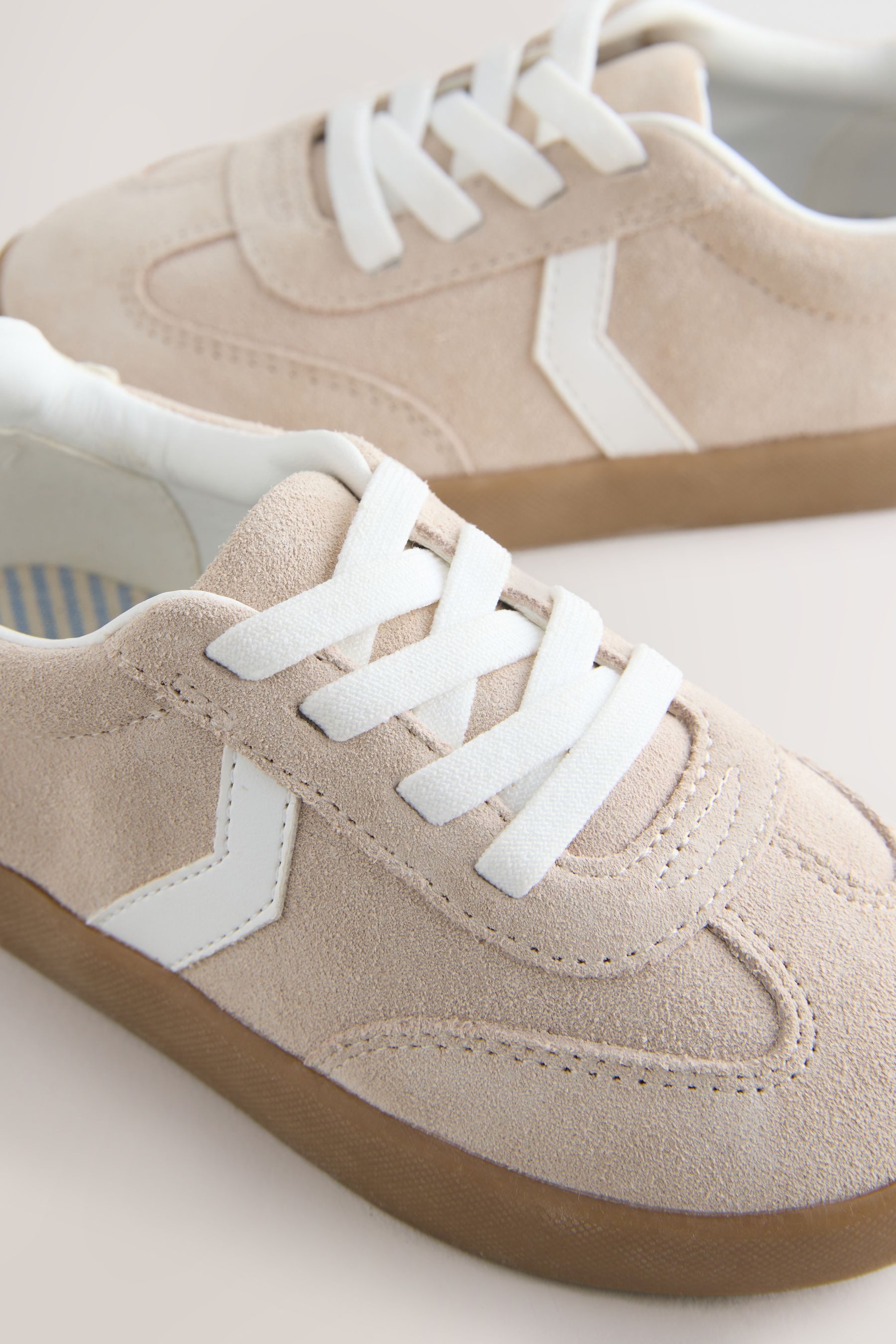 Next Sneaker mit Leoparden-Print und Elastikschnürung Sneaker (1-tlg)