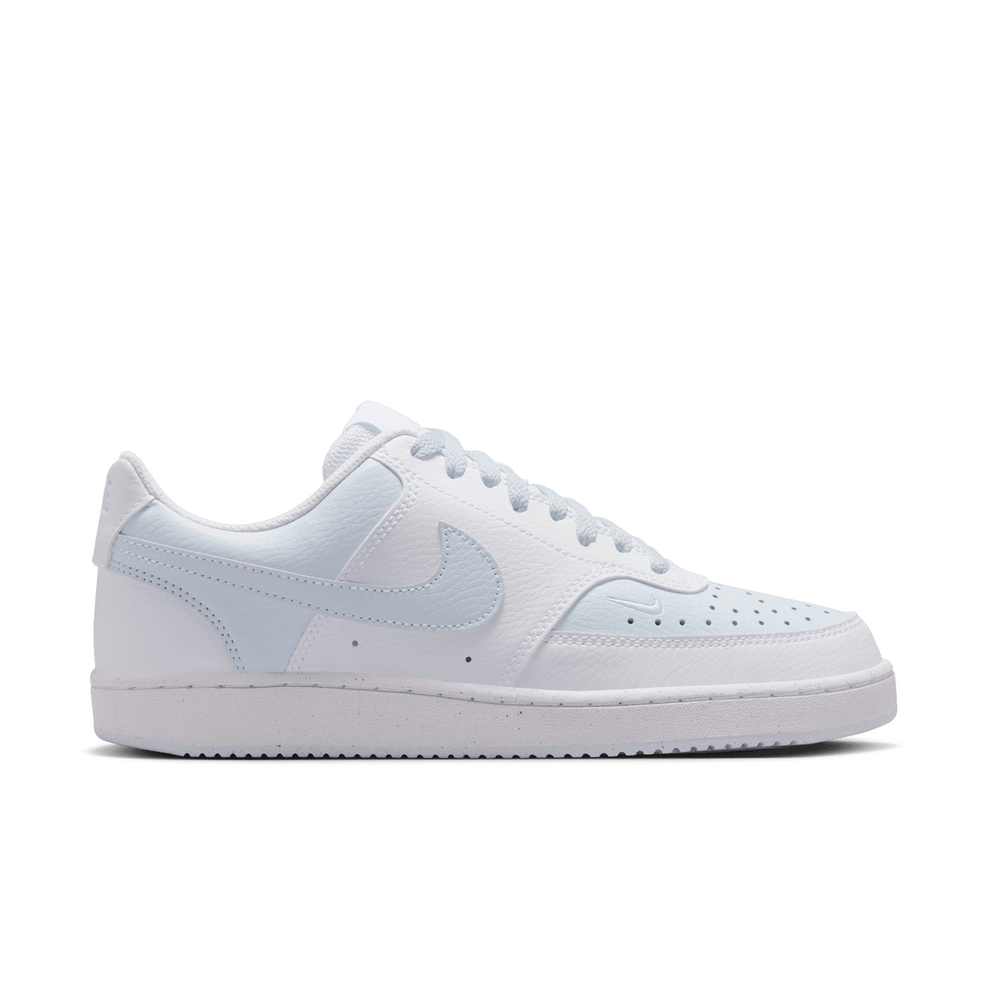 Nike Sportswear Court Vision Low Next Nature Sneaker inspiriert vom Design des Nike Air Force