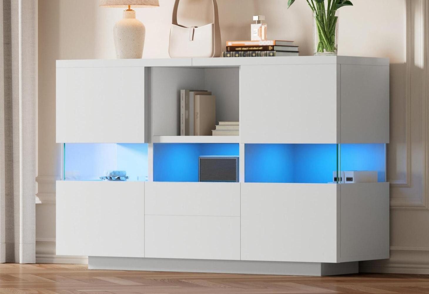 LVHOM Sideboard mit LED-Beleuchtung, Stauraum, 140 cm, stabiler Sockel (Weißes Design, zwei Schubladen und fünf Staufächer, Kombination aus offenen und geschlossenen Fächern, Schranktüren aus Holz und Glas, elegant und stilvoll), Tragkraft 50 kg, ideal für Wohn- und Arbeitszimmer