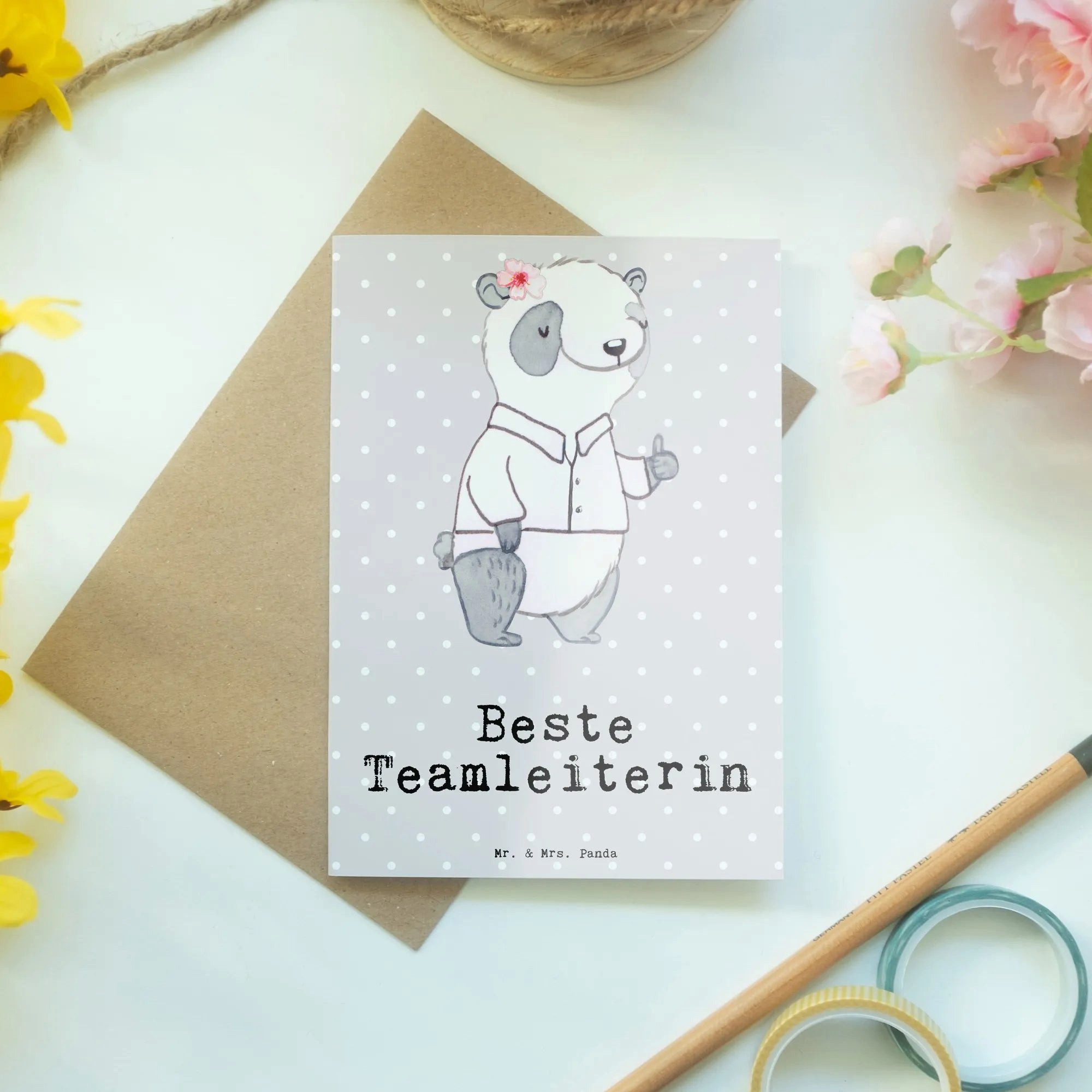 Thumbnail - Mr. & Mrs. Panda Grußkarte Panda Beste Teamleiterin - Grau Pastell - Geschenk, Einladungskarte, Einzigartiges Design
