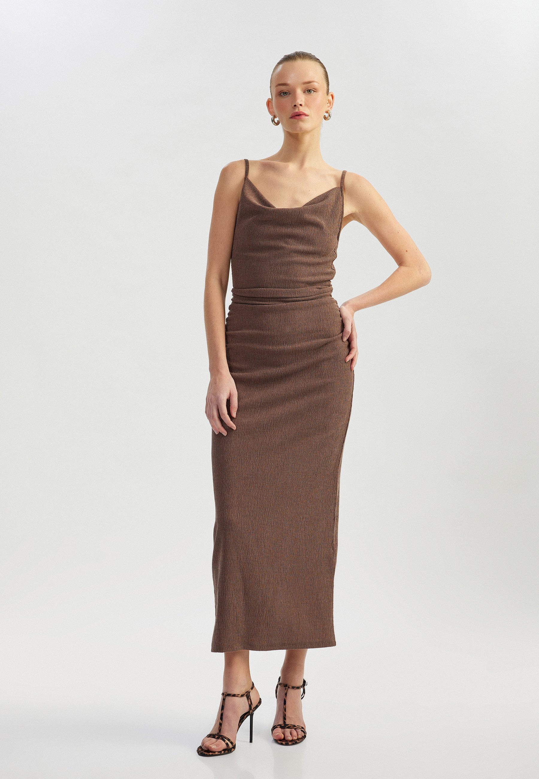 Koton Spaghettikleid Midi Länge Gerafft Spaghettikleid