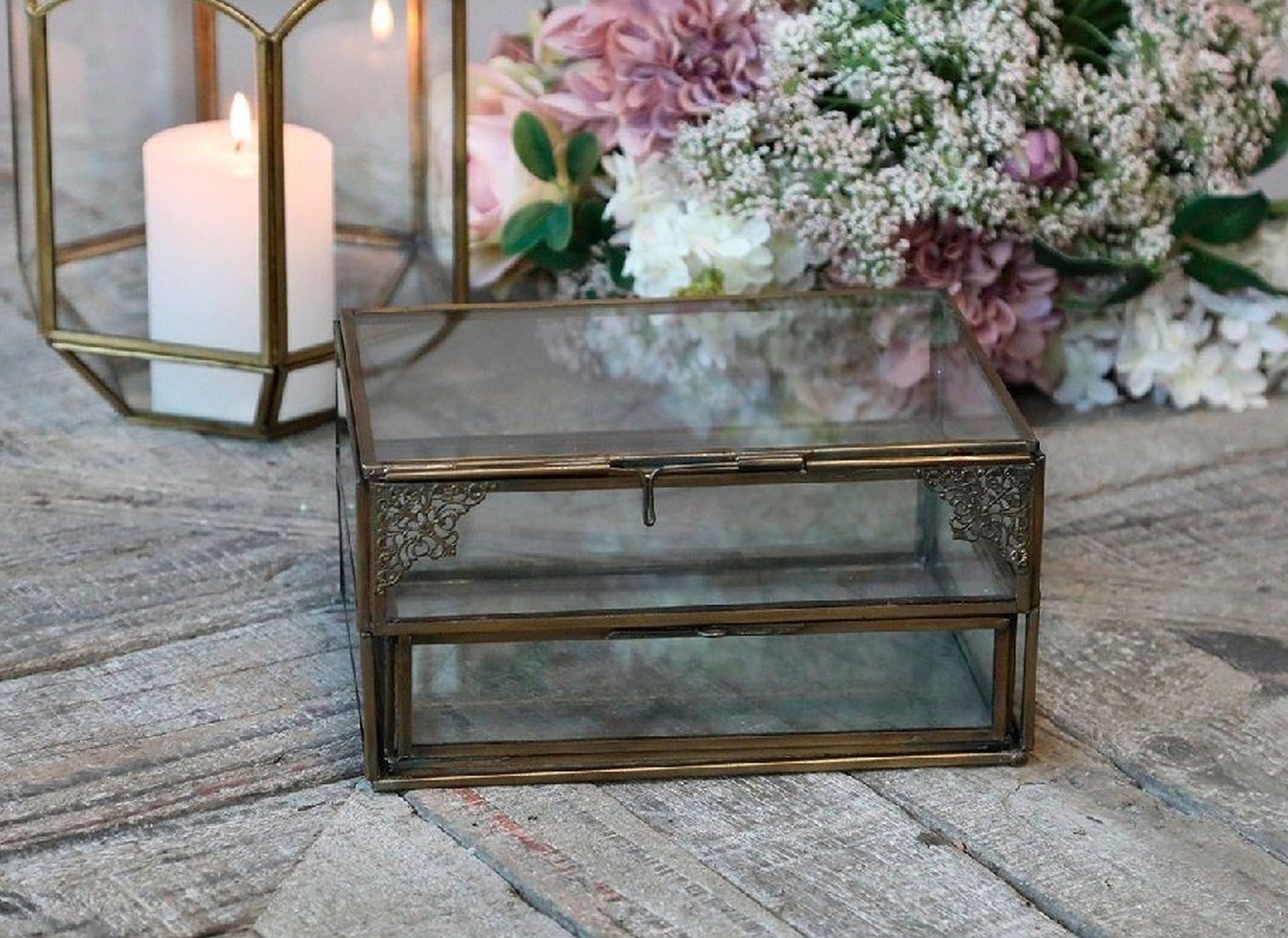 Chic Antique Schmuckkassette Chic Antique - Glasschattule Schmuckkästchen Glas Box 2 Fächer