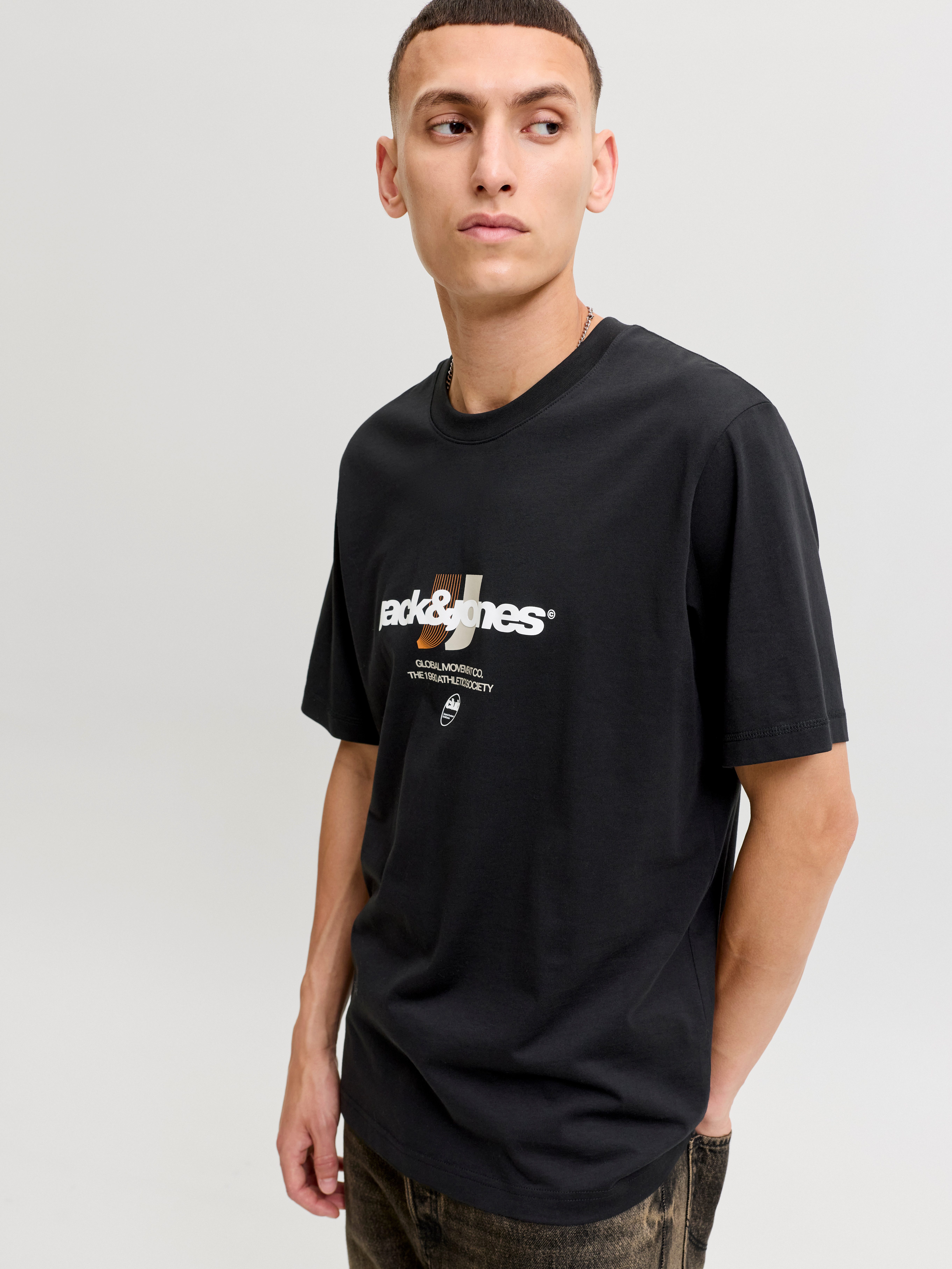 Jack & Jones Rundhalsshirt JCOCLUB GRAPHIC FRONT PRINT TEE SS CN Baumwolle, regular fit