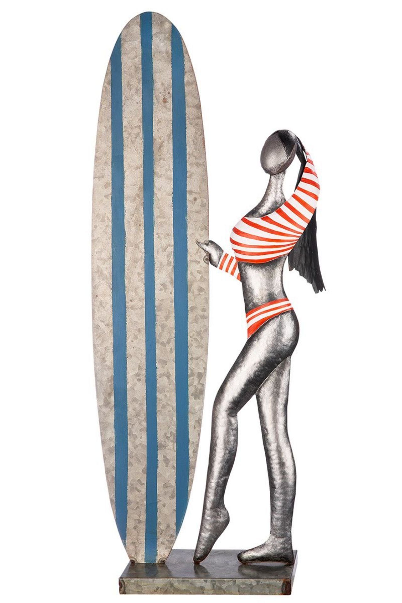 Dekofigur, Riesige maritime Dekofigur aus Zinkblech als Surferfigur, Modell: SURFER GIRL, modern und stylisch, Maße 70 x 29 cm, Farbe silber blau rot, ideal für Garten, Terrasse, Cafe, Cafeteria