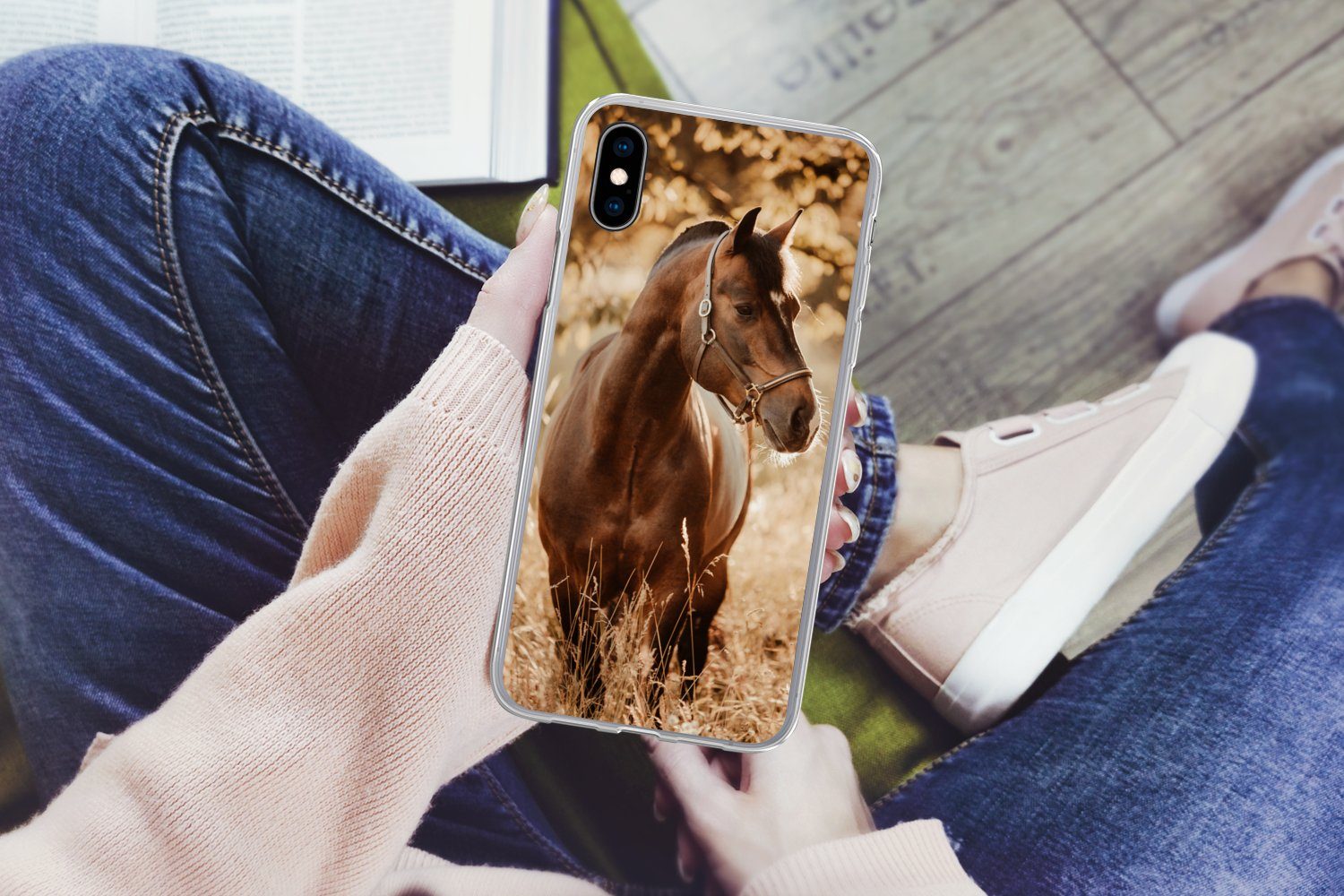 MuchoWow Handyhülle für Apple iPhone XS Pferd - Sonne - Porträt - Natur - Braun, Smartphone-Bumper, Print, Handy Schutzhülle Dünn