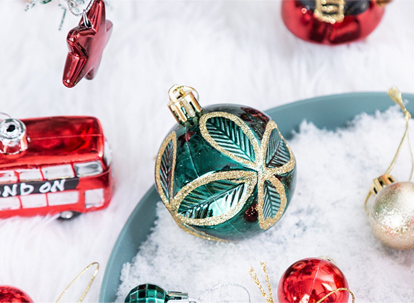 XDeer Weihnachtsbaumkugel Weihnachtsdeko Set,70 Stk Dekroset,Kunststoff Christbaumkugeln, Weihnachtsbaumsdekor Plastik Weihnachtsbaumschmuck mit Aufhänger