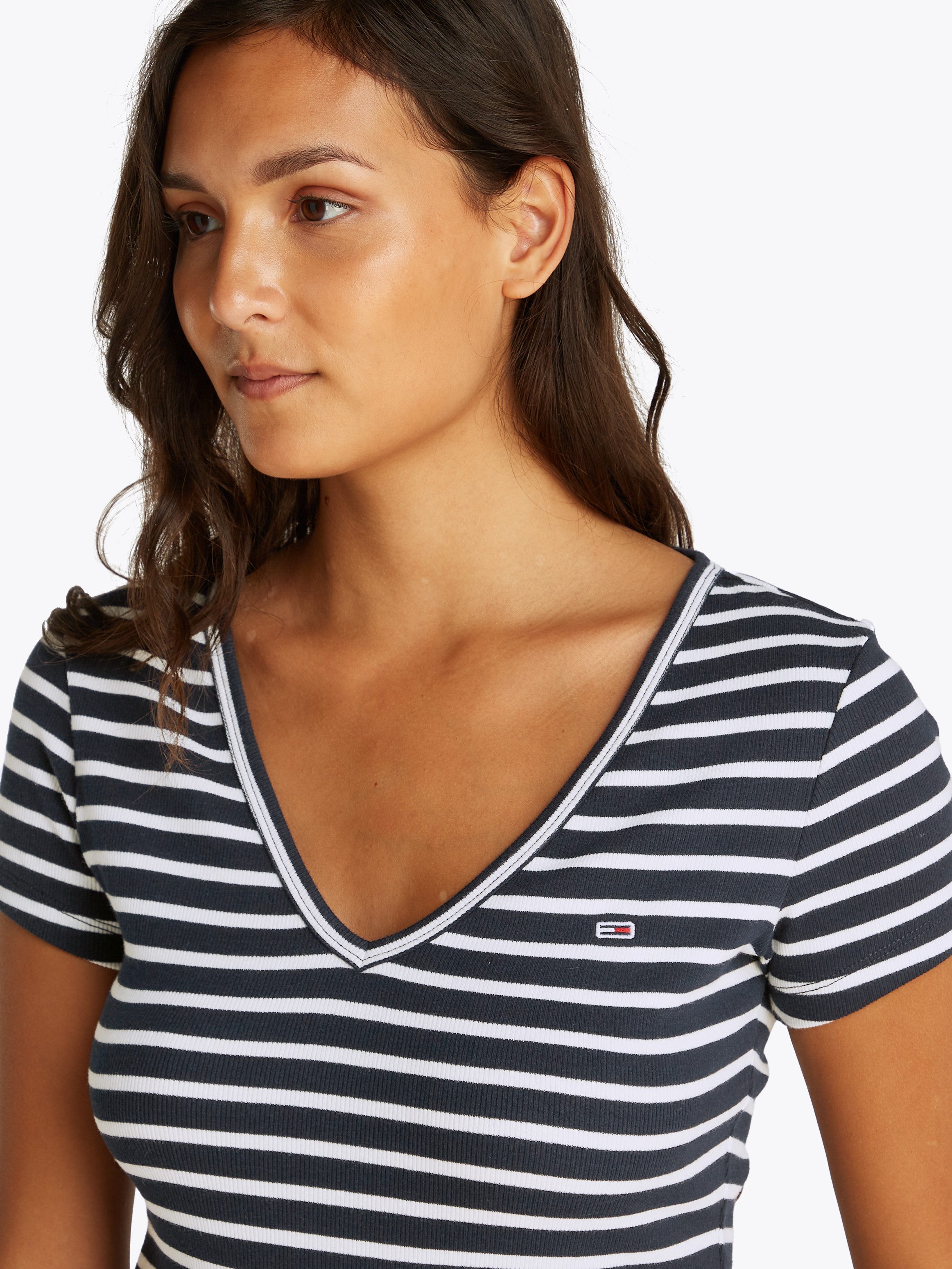 Tommy Jeans Kurzarmshirt TJW SLIM ESSENTIAL RIB V SS mit gerippter Struktur günstig online kaufen