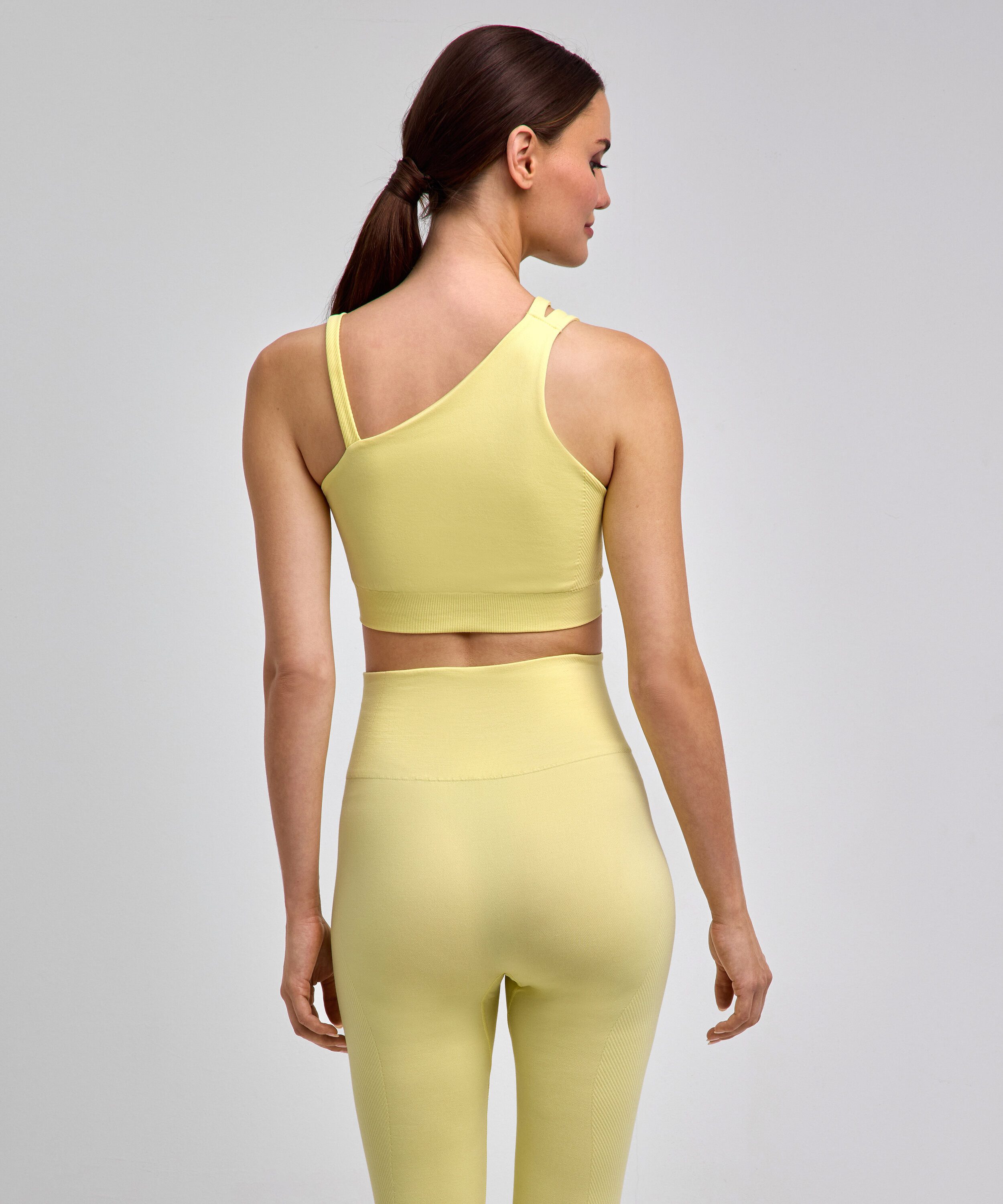 FALKE Yogashirt Top Tank Top aus atmungsaktivem Material (1-tlg., 1) aus atmungsaktivem Material
