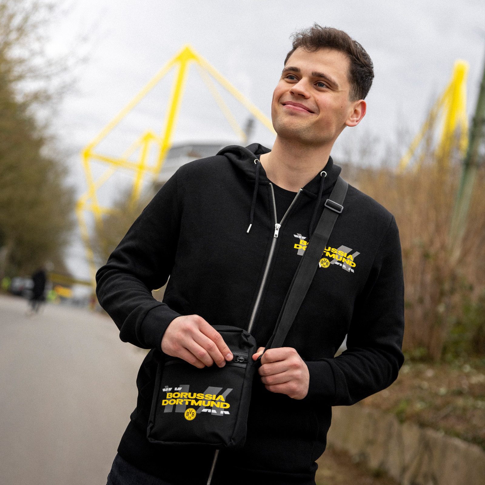 Borussia Dortmund BVB Matchday I Sweatjacke-Offizielle Kapuzenjacke In Schwarz Suéter Cárdigan, Negro, L Unisex Adulto Borussia Dortmund BVB Matchday I Sweatjacke-Offizielle Kapuzenjacke In Schwarz Suéter Cárdigan, Negro, L Unisex Adulto