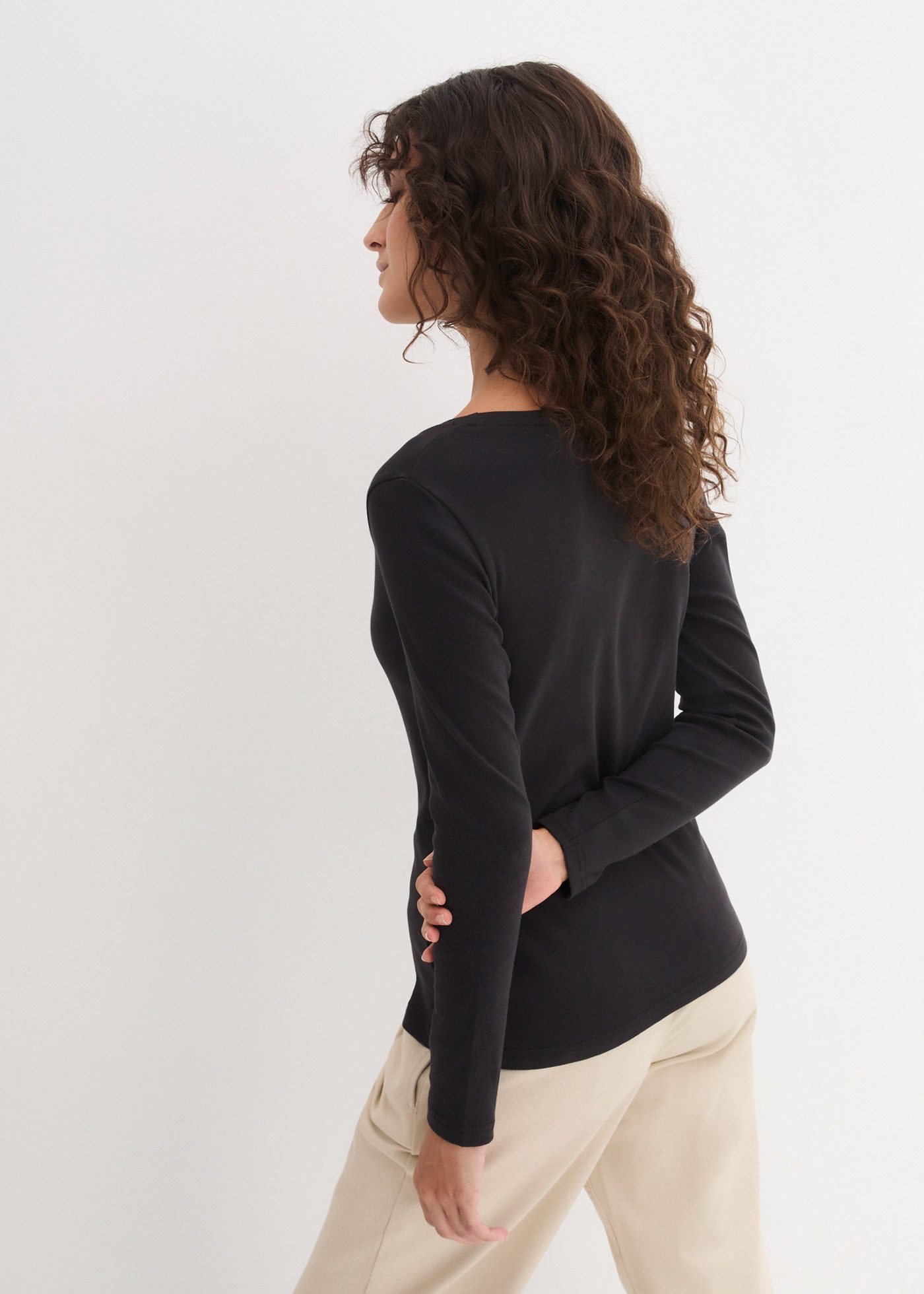 bonprix Langarmshirt leicht taillierte Passform, Rundhalsausschnitt, aus reiner Baumwolle