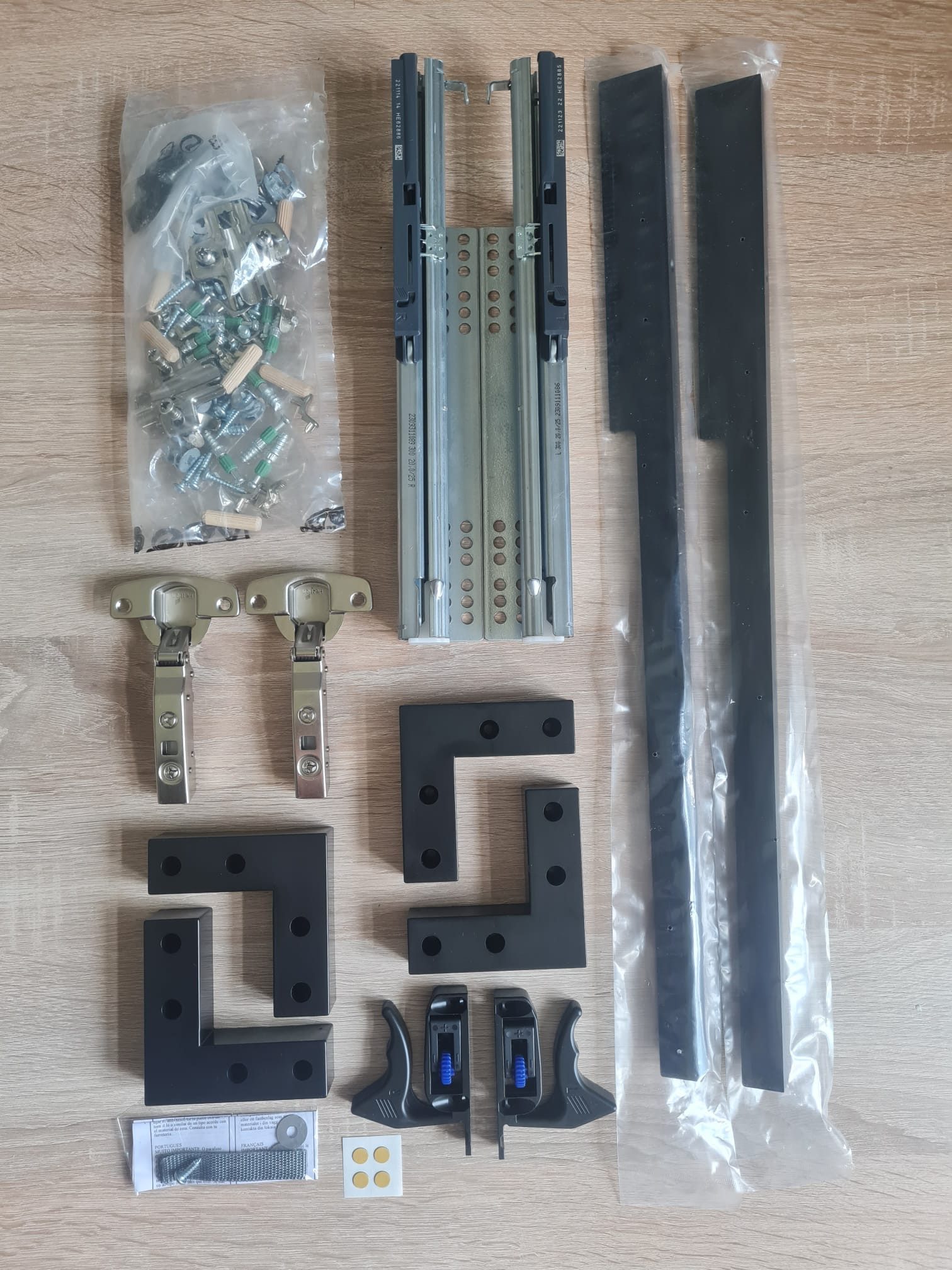 Maja Möbel Möbelbeschlag Möbelbeschlagset, Hettich 2x Vollauszügen 300mm, 4x Topfband 35mm u.a. (24 St)