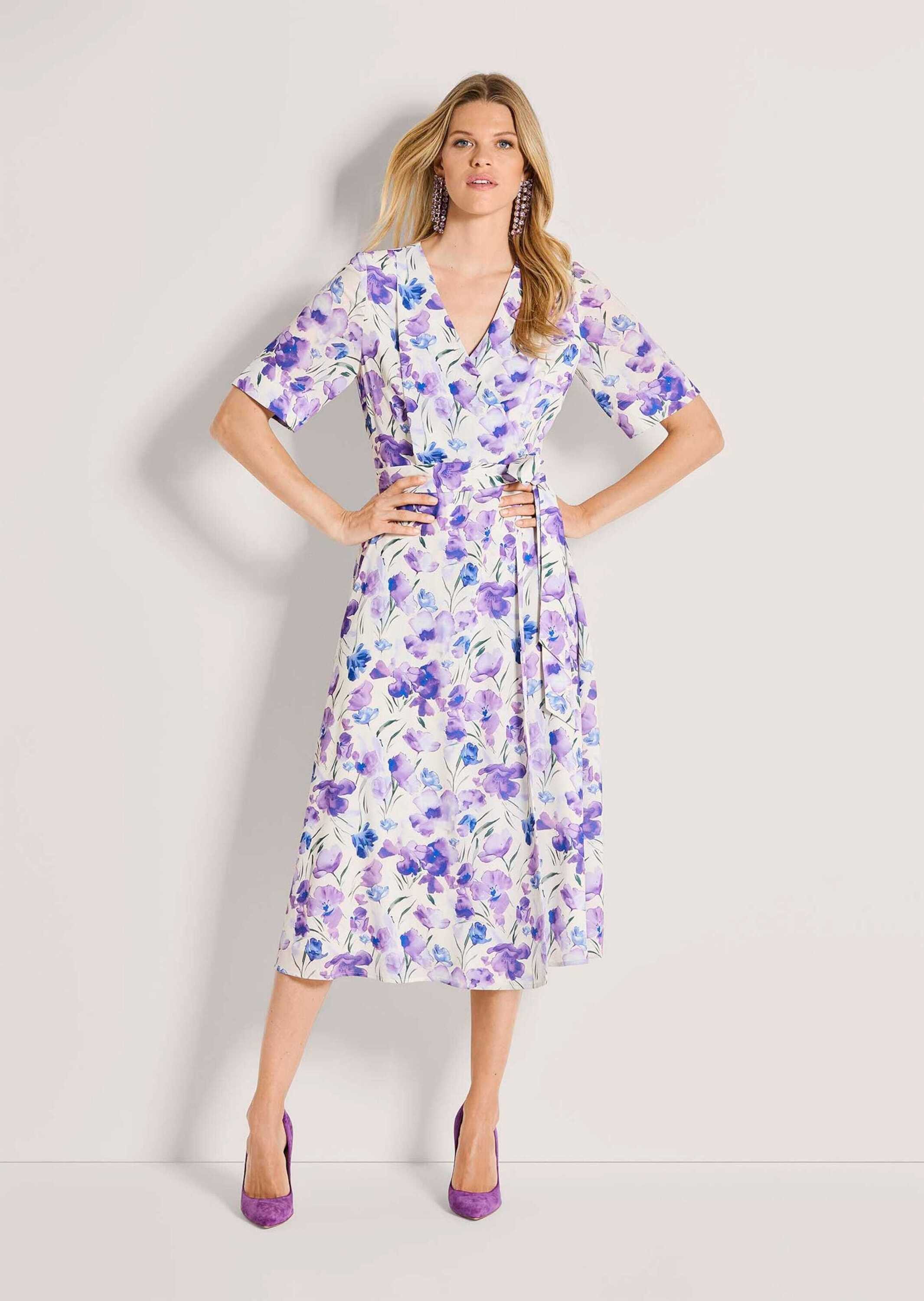 MADELEINE Maxikleid Druckkleid mit floralem Print Midikleid mit V-Ausschnit günstig online kaufen
