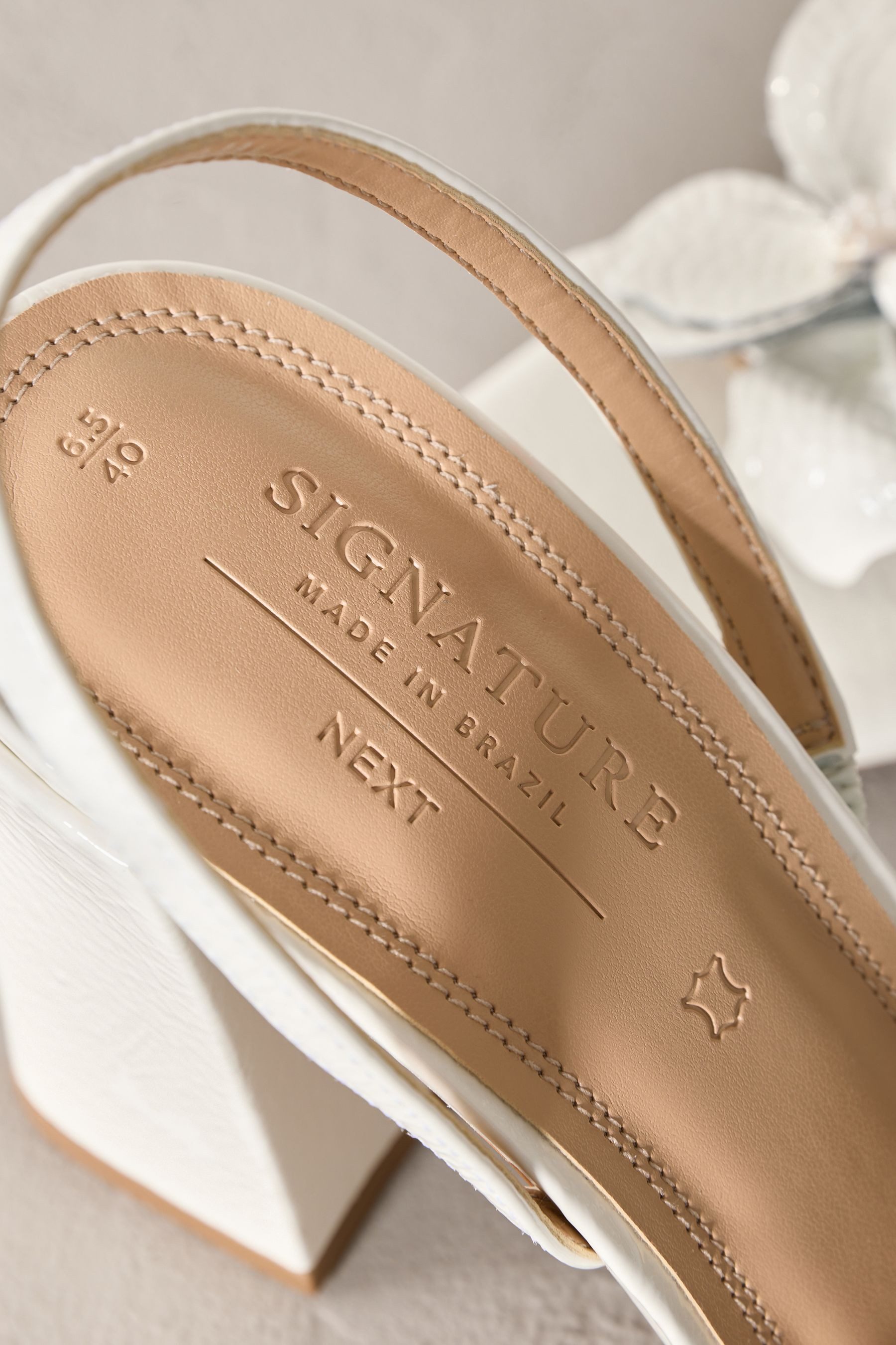 Next Signature Ledersandalen mit Blockabsatz und Blumen Sandale (1-tlg) günstig online kaufen