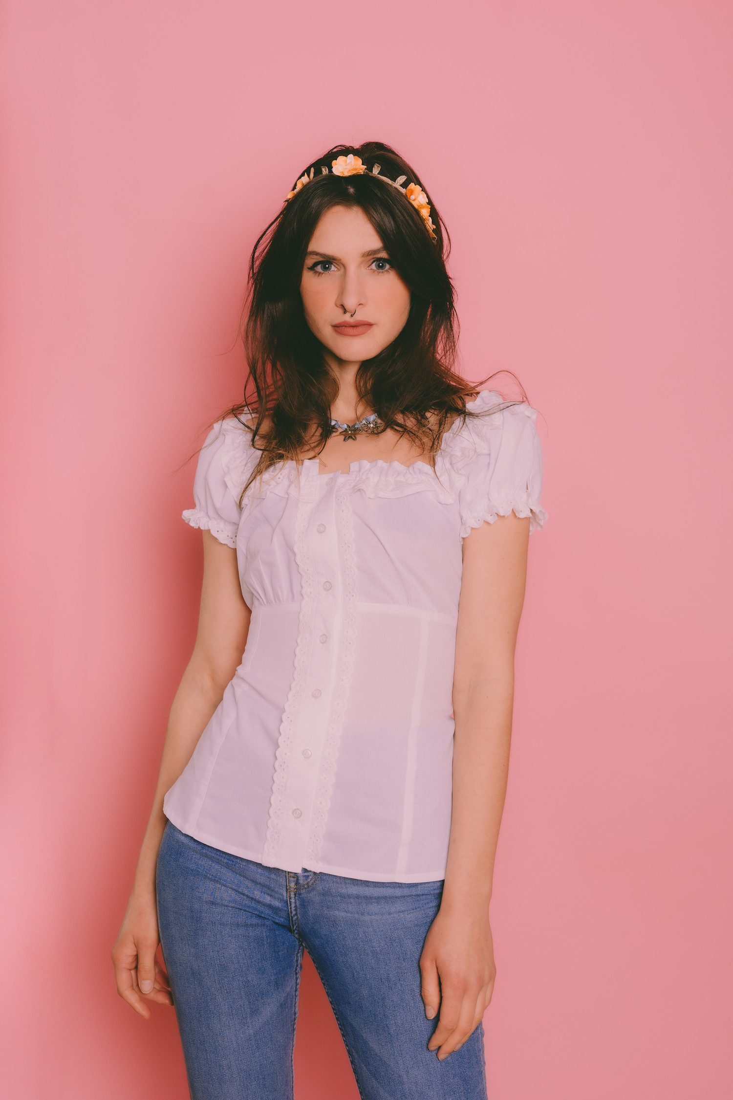 Ramona Lippert Trachtenbluse Bluse Laila weiß mit Knopfleiste Schnürung im Rückteil