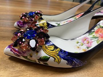 DOLCE & GABBANA DOLCE & GABBANA EMBELLISHED SLINGBACK PUMPS SCHUHE POINT-TOE SANDALEN Pumps