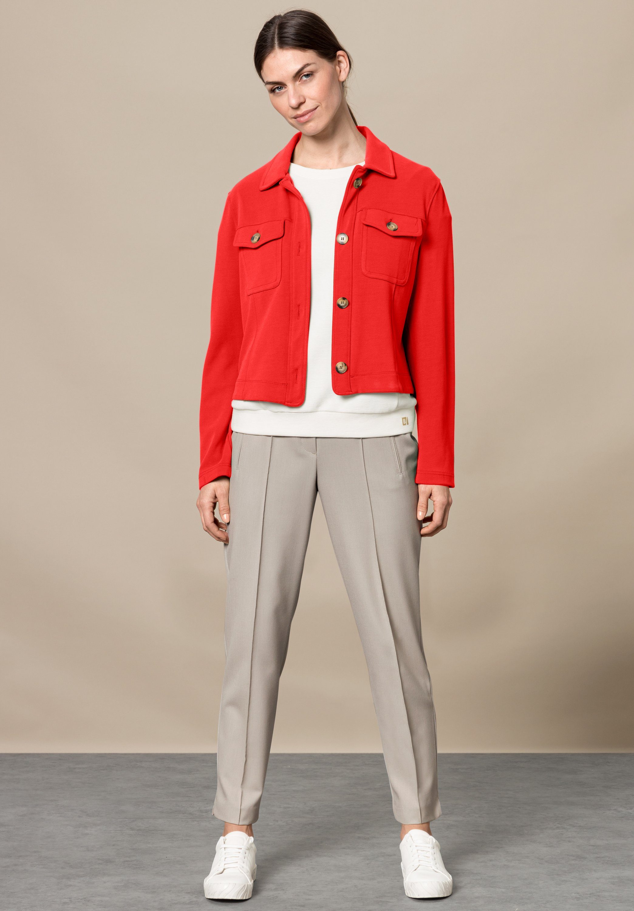 Trendfarbe in stylischen Kurzjacke Details fire MIRANDA mit angesagter bianca