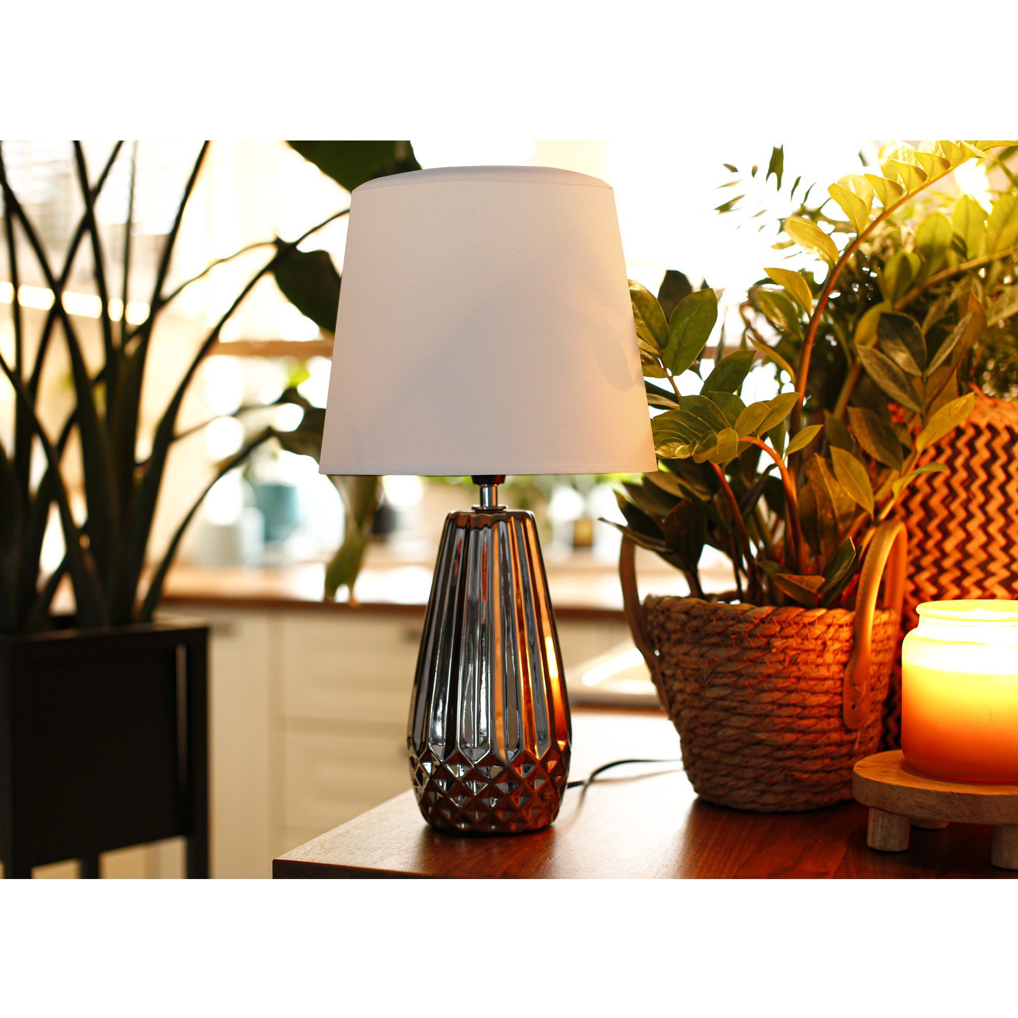Konsimo Tischleuchte Leuchmittel wechselbar, ERANA 1,5 Tischlampe E14 Keramik, glänzend m, silber/weiß Nachttischlampe
