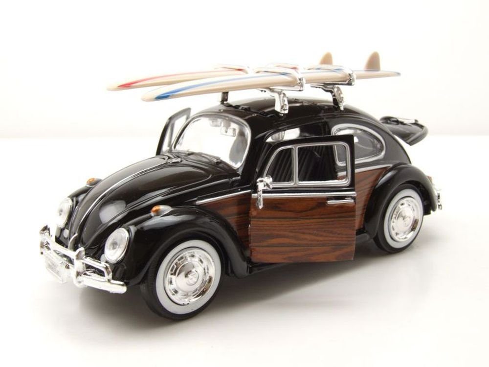 Motormax Modellauto VW Käfer mit Surfbrettern schwarz braun, Maßstab 1:24