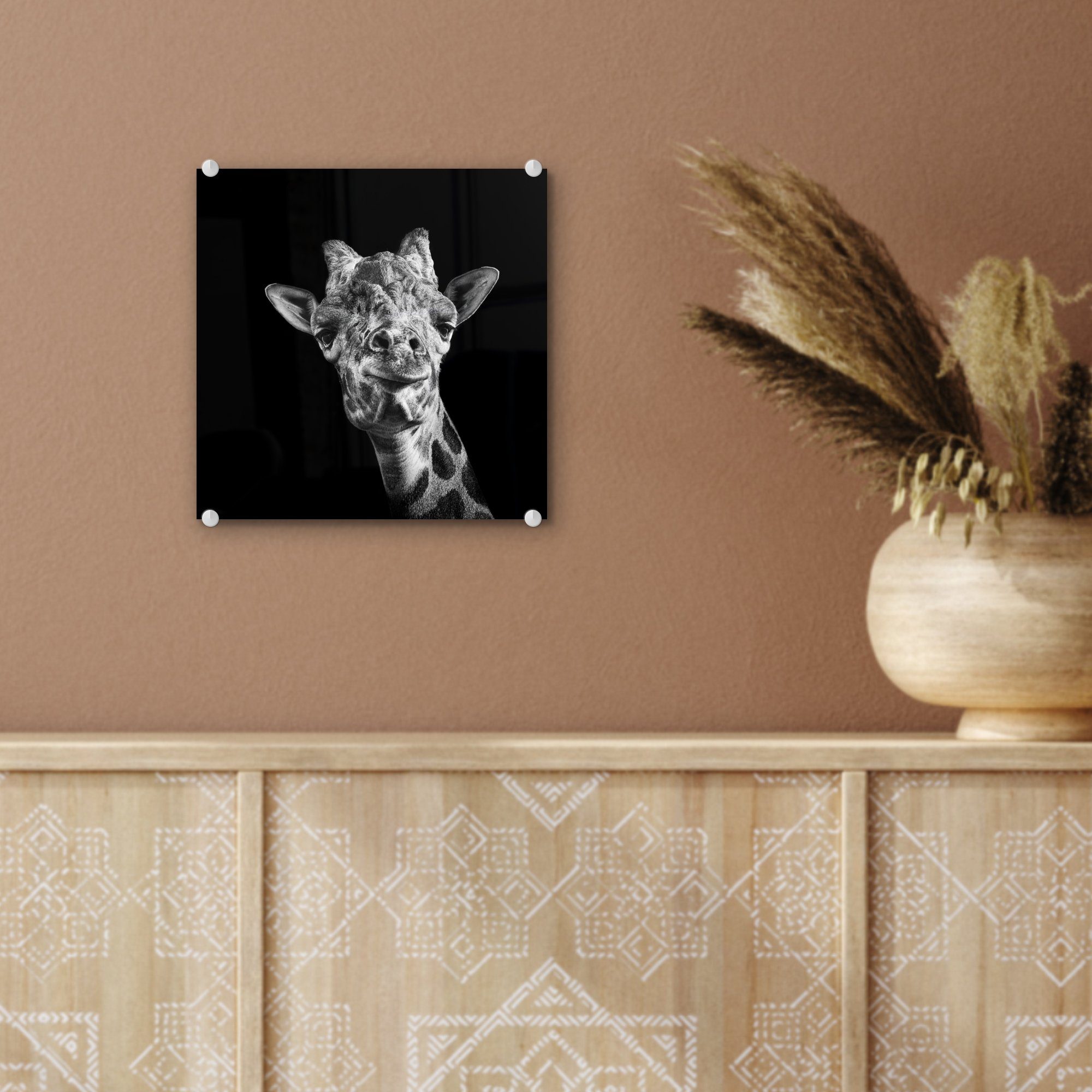 Wanddekoration Hintergrund schwarz (1 auf vor weiß, auf - Glas Wandbild und Foto Glas St), - Glasbilder Bilder MuchoWow - Giraffe schwarzem in Acrylglasbild
