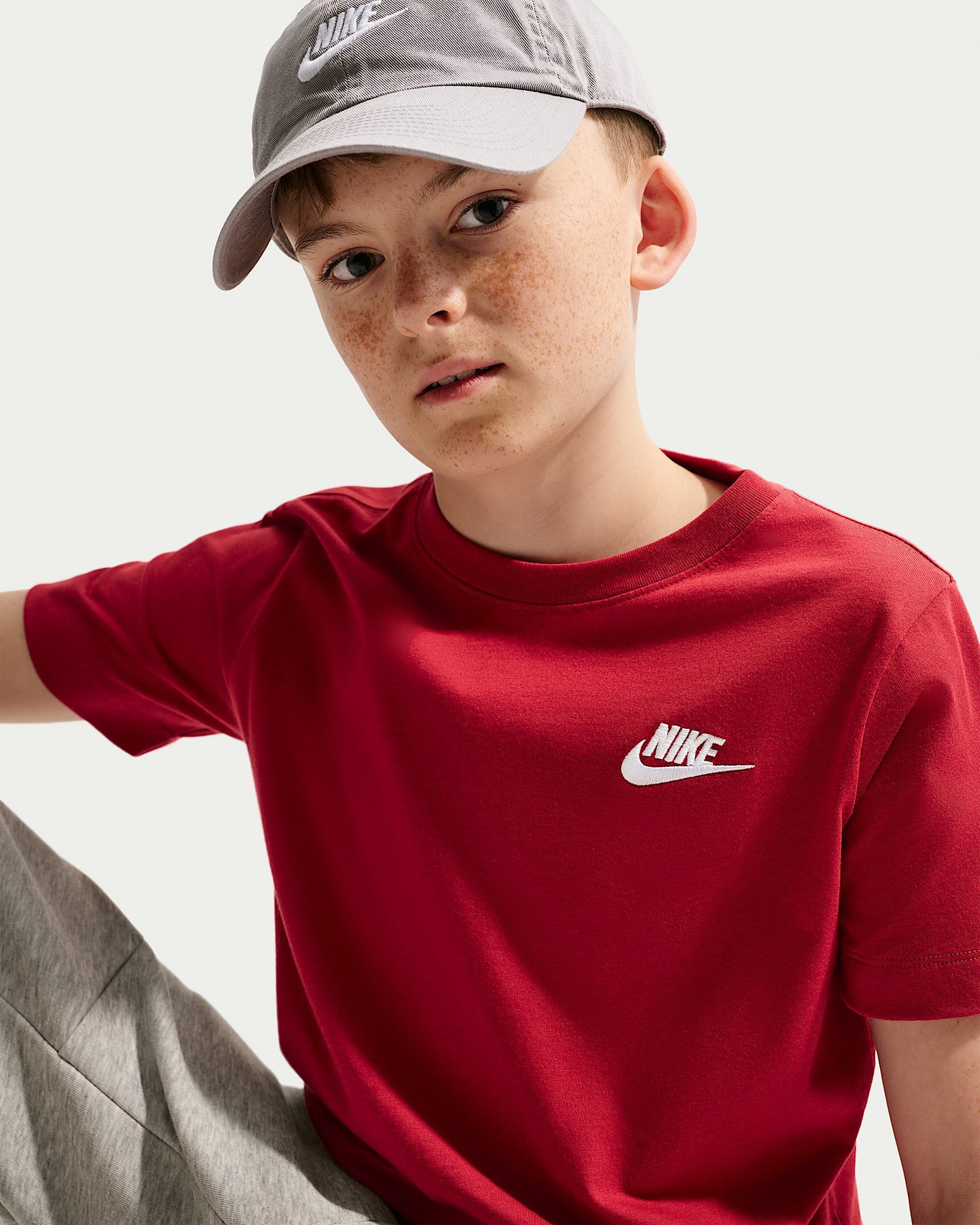 Nike Sportswear T-Shirt K NSW TEE EMB FUTURA LBR Für Kinder und Jugendliche