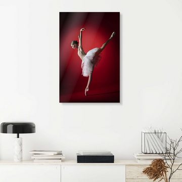 Posterlounge Acrylglasbild Editors Choice, Tänzerin auf Rot, Fotografie
