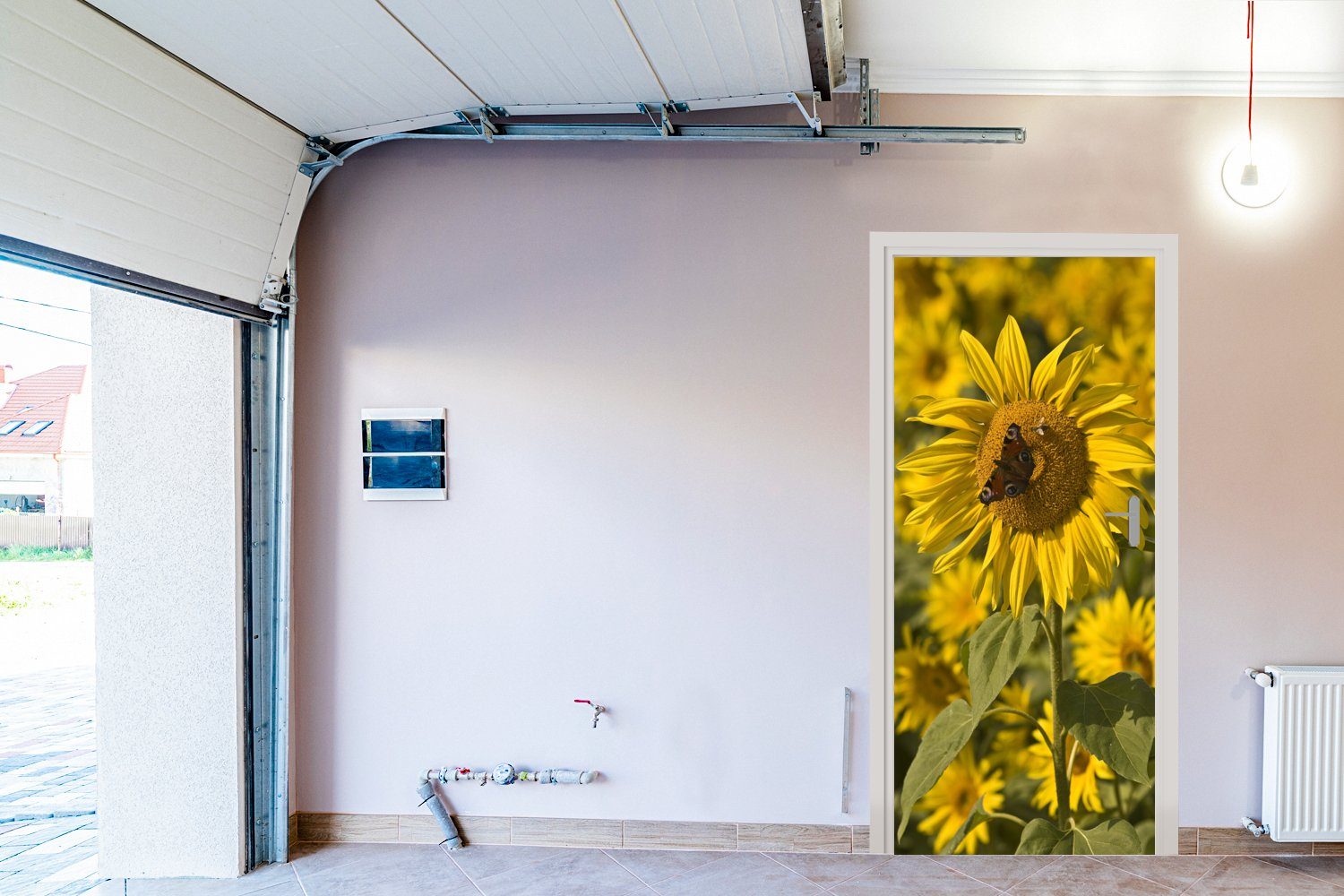 einer für Fototapete Türaufkleber, Tür, 75x205 (1 Tagpfauenauge bedruckt, Schmetterling Matt, Sonnenblume, Türtapete auf St), MuchoWow cm