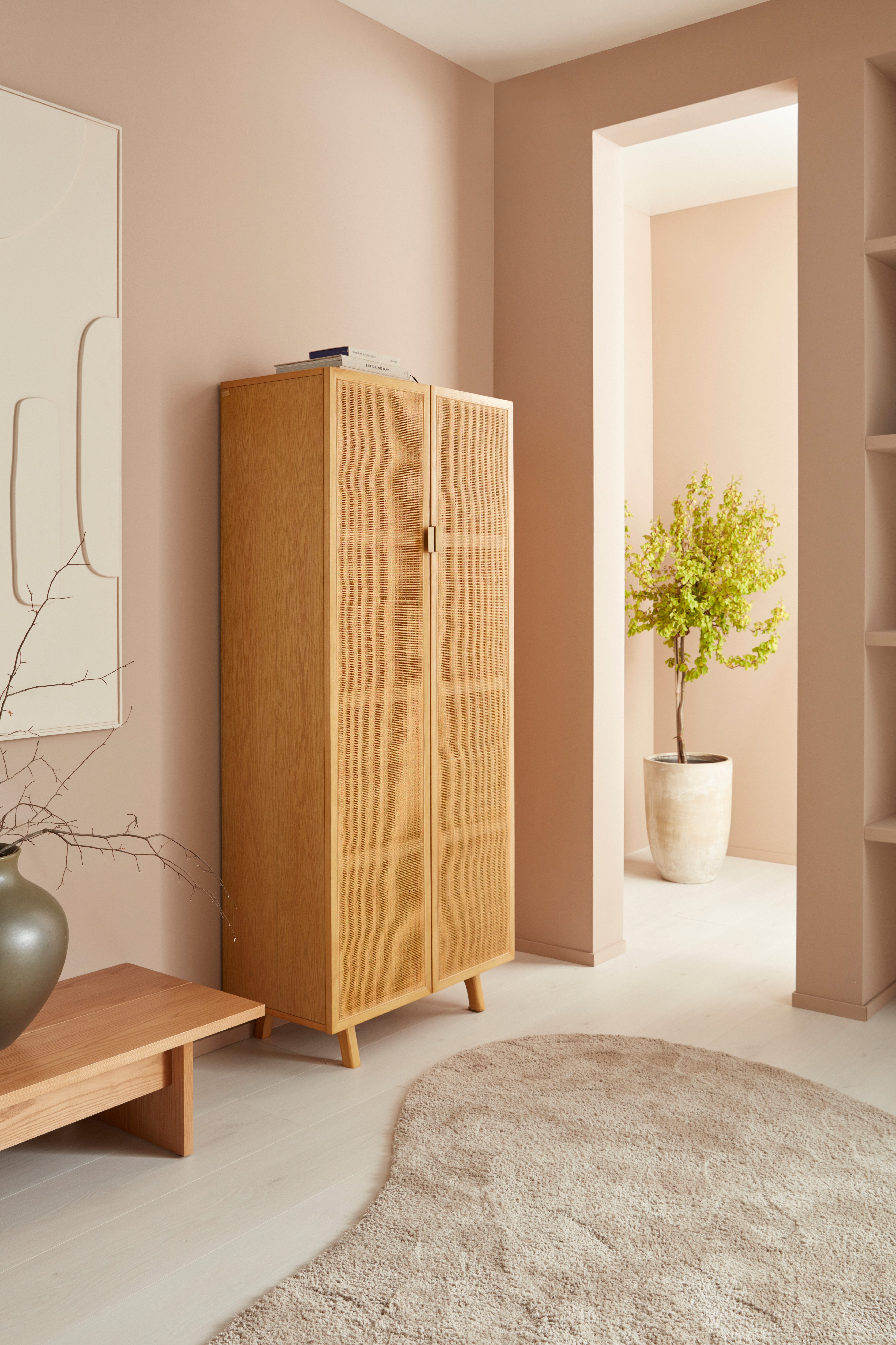 LeGer Home by Lena Gercke Highboard Lina (Kommode, Melaminoberfläche), Mit Rattan Einsatz, 4 Innenfächer, teilmassiv