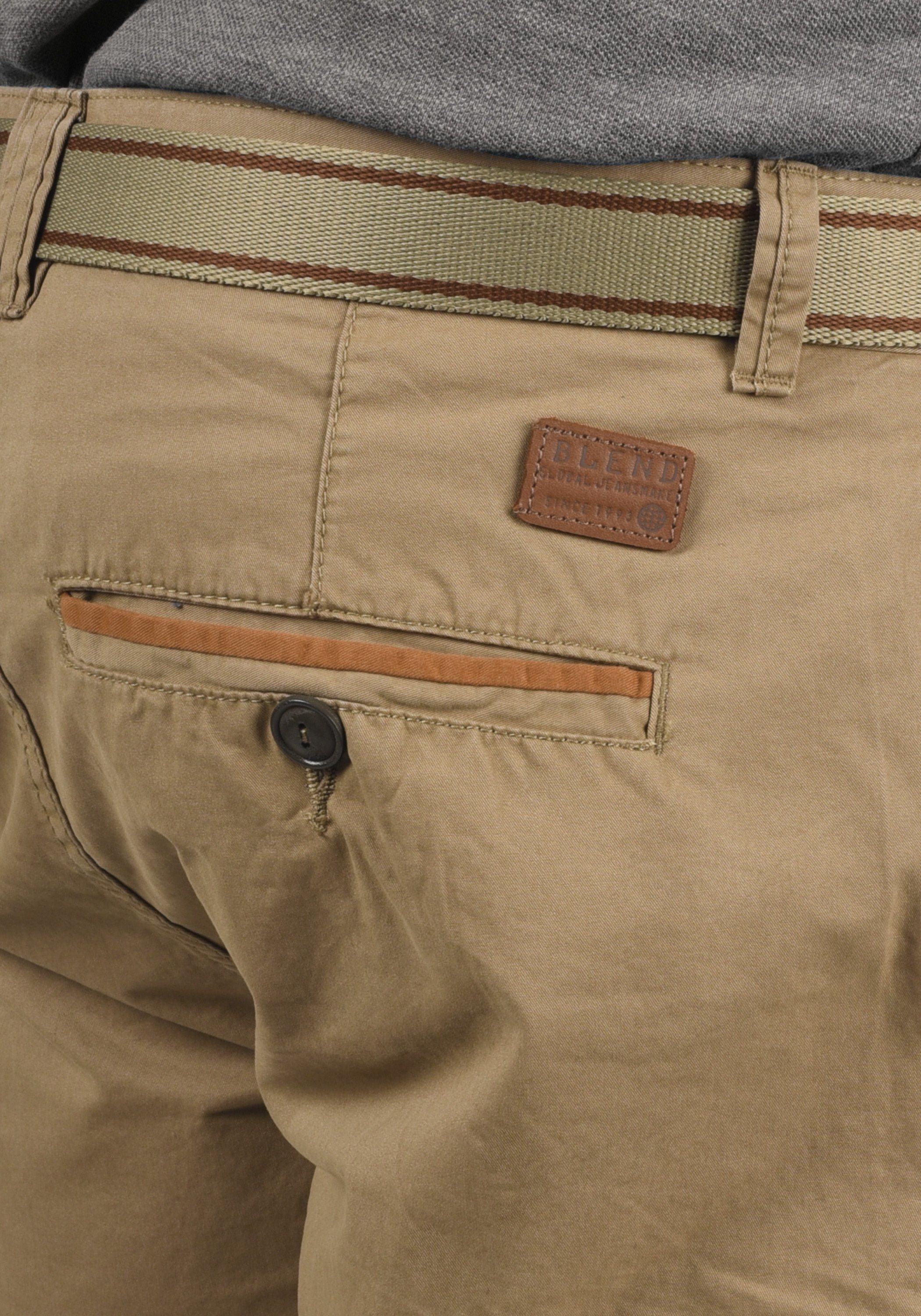 Blend Chinoshorts BHNeji Chino Shorts mit umgeschlagenen Hosenbeinen in Kontrastfarbe