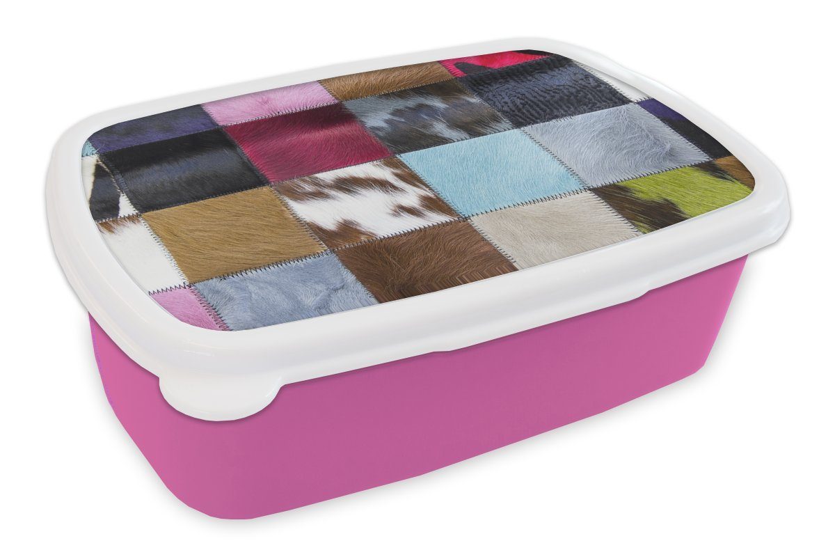 MuchoWow Lunchbox Ein farbenfroher Karoteppich mit unter anderem Kuhfell, Kunststoff, (2-tlg), Brotbox für Erwachsene, Brotdose Kinder, Snackbox, Mädchen, Kunststoff rosa