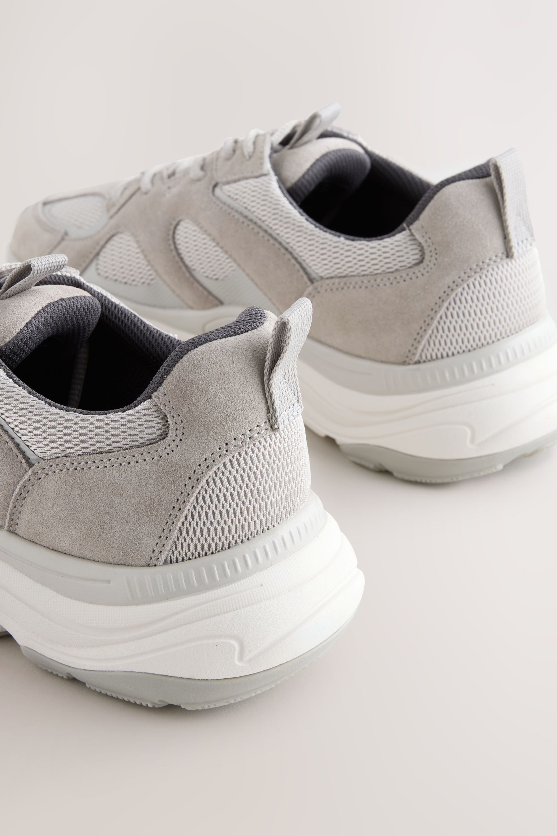 Next Laufschuhe mit Veloursbesatz Sneaker (1-tlg)