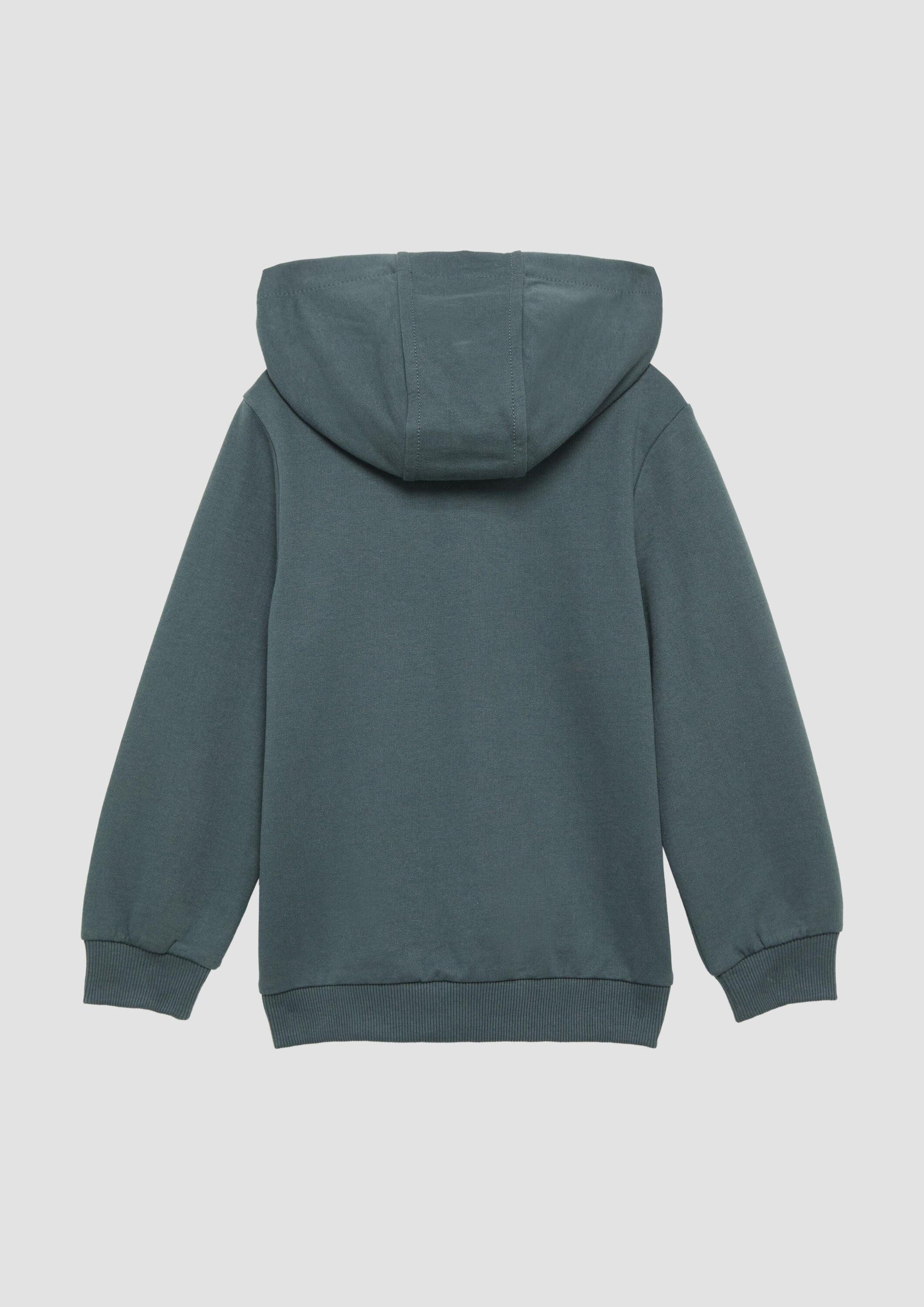 s.Oliver Sweatshirt Sweatshirt Unisex Kapuzen-Sweatshirt mit Rippbündchen und kleinem Print-Detail
