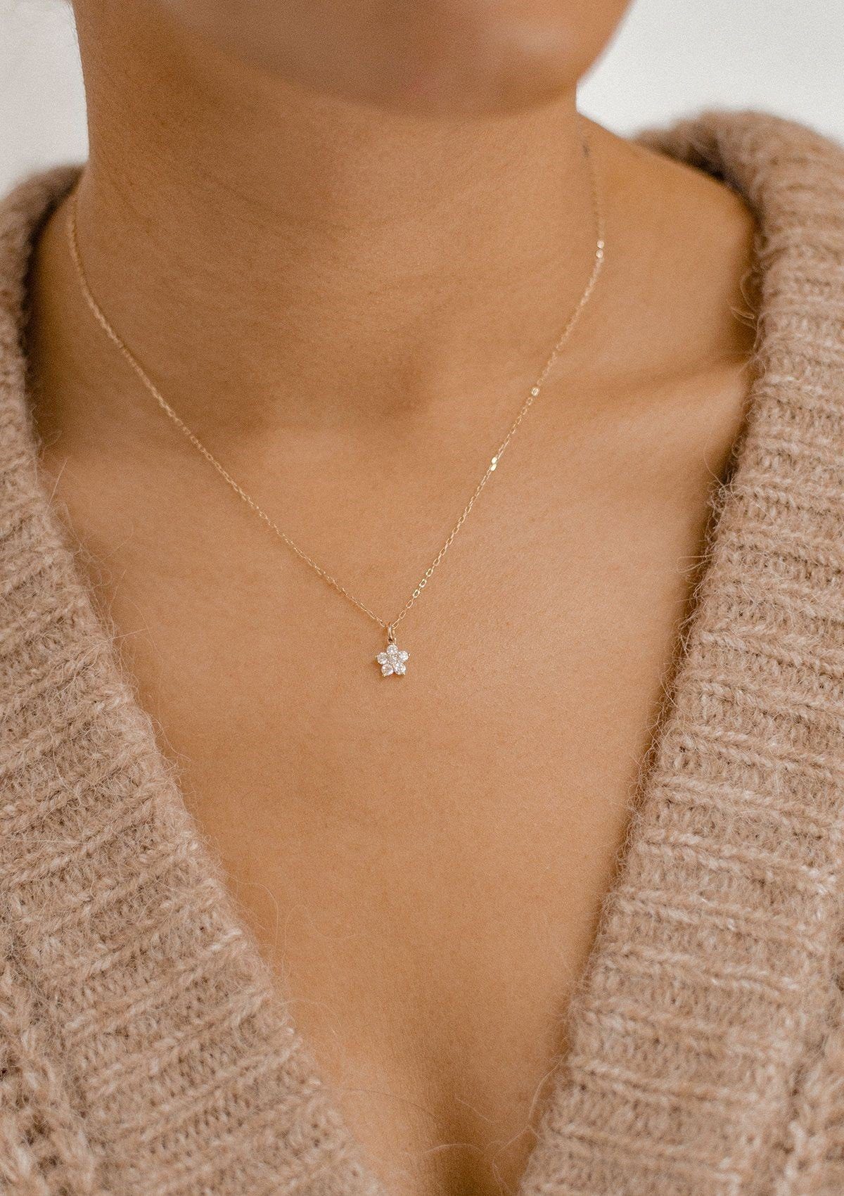 Dear Me Goldkette 375er Massivgold Blume Kristall Anhänger, Gelbgold Weißgo günstig online kaufen