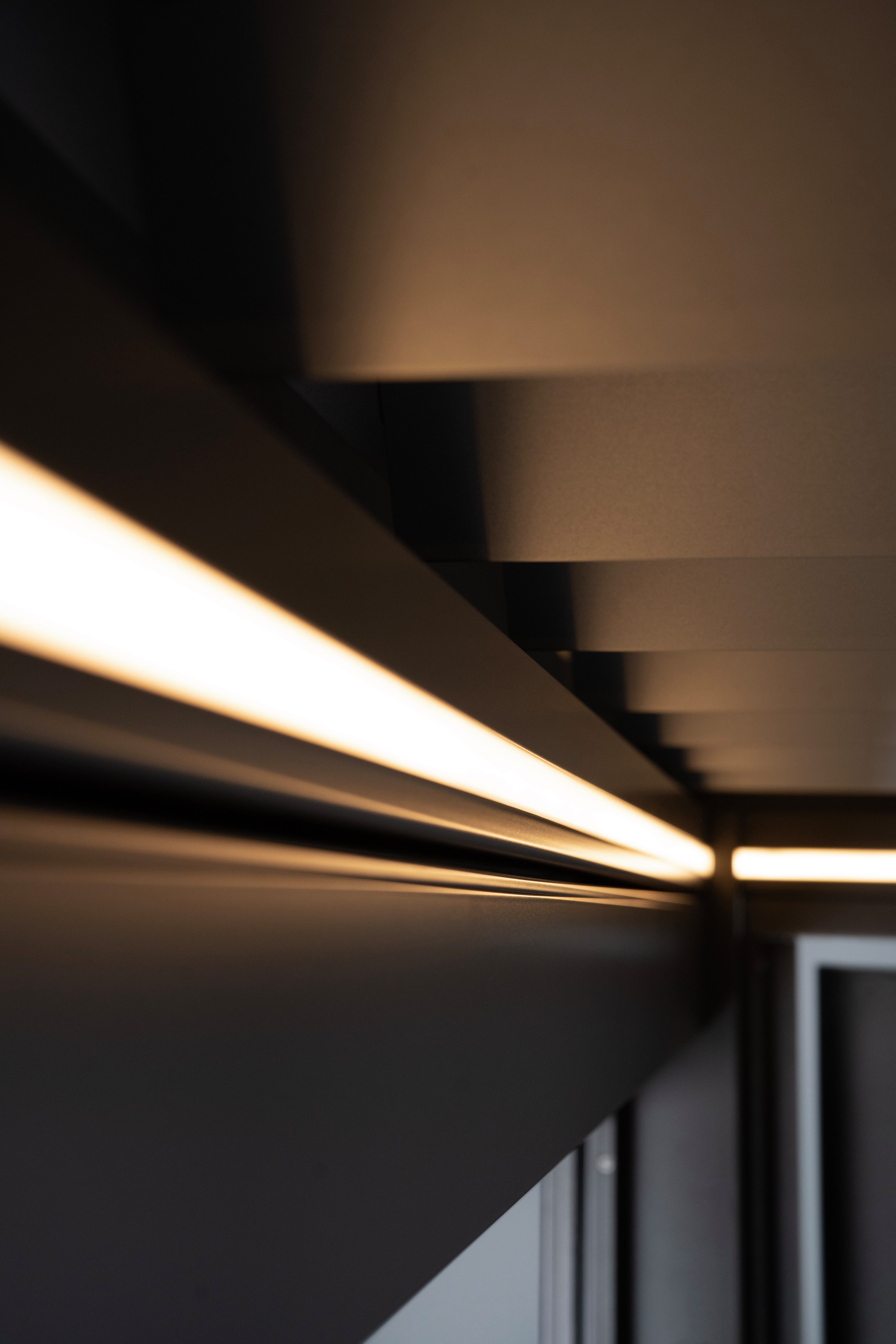 Biohort LED Lichtleiste für Pergola Gr. 3x3 warmweiß, Bewegungsmelder, LED fest integriert, Warmweiß, 4-seitig umlaufende, dimmbare Beleuchtung (3000 K und 900 lm/m)