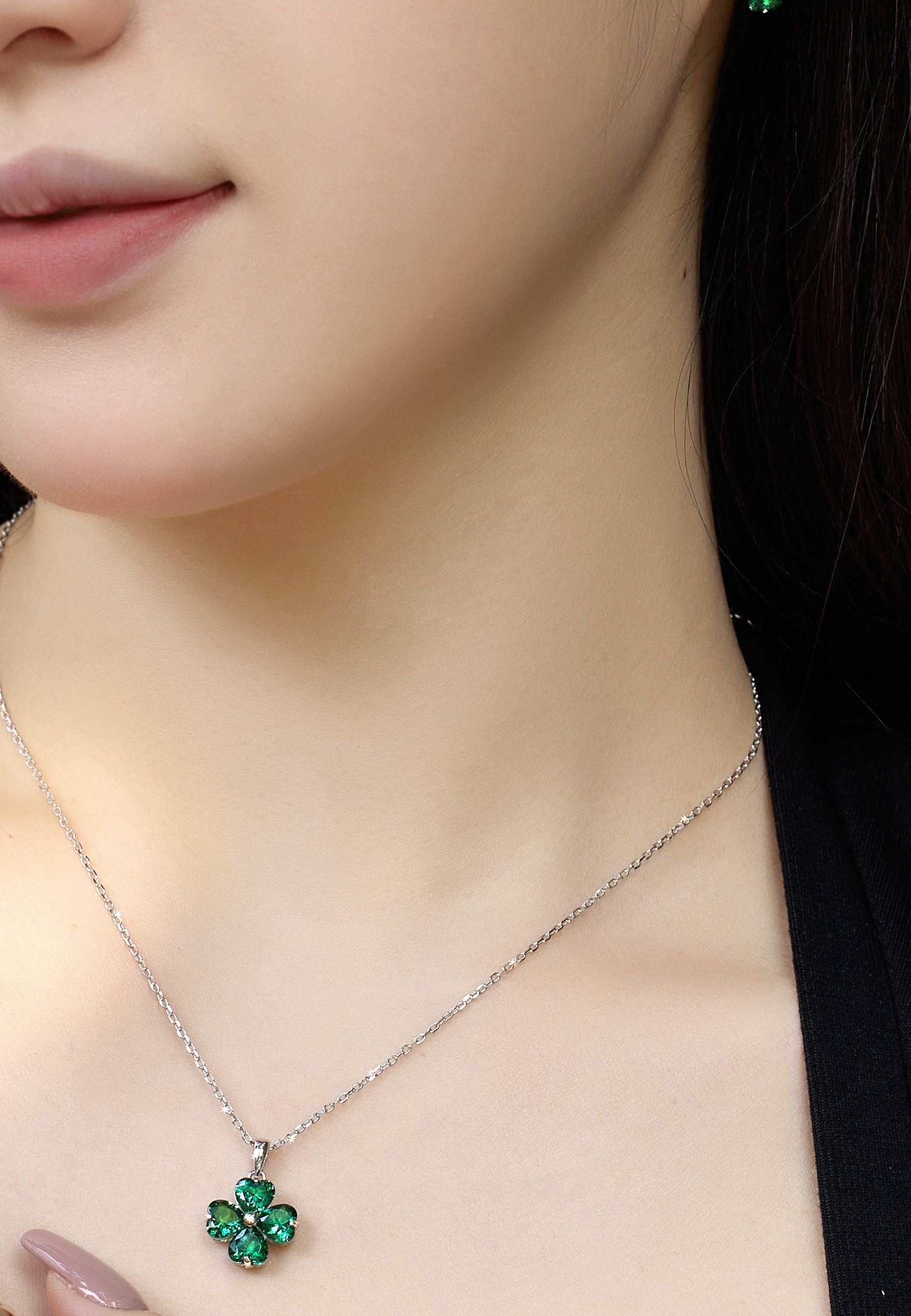 BRELLATO Kette mit Anhänger Funkelndes Vierblättriges Kleeblatt mit Herz-Kr günstig online kaufen