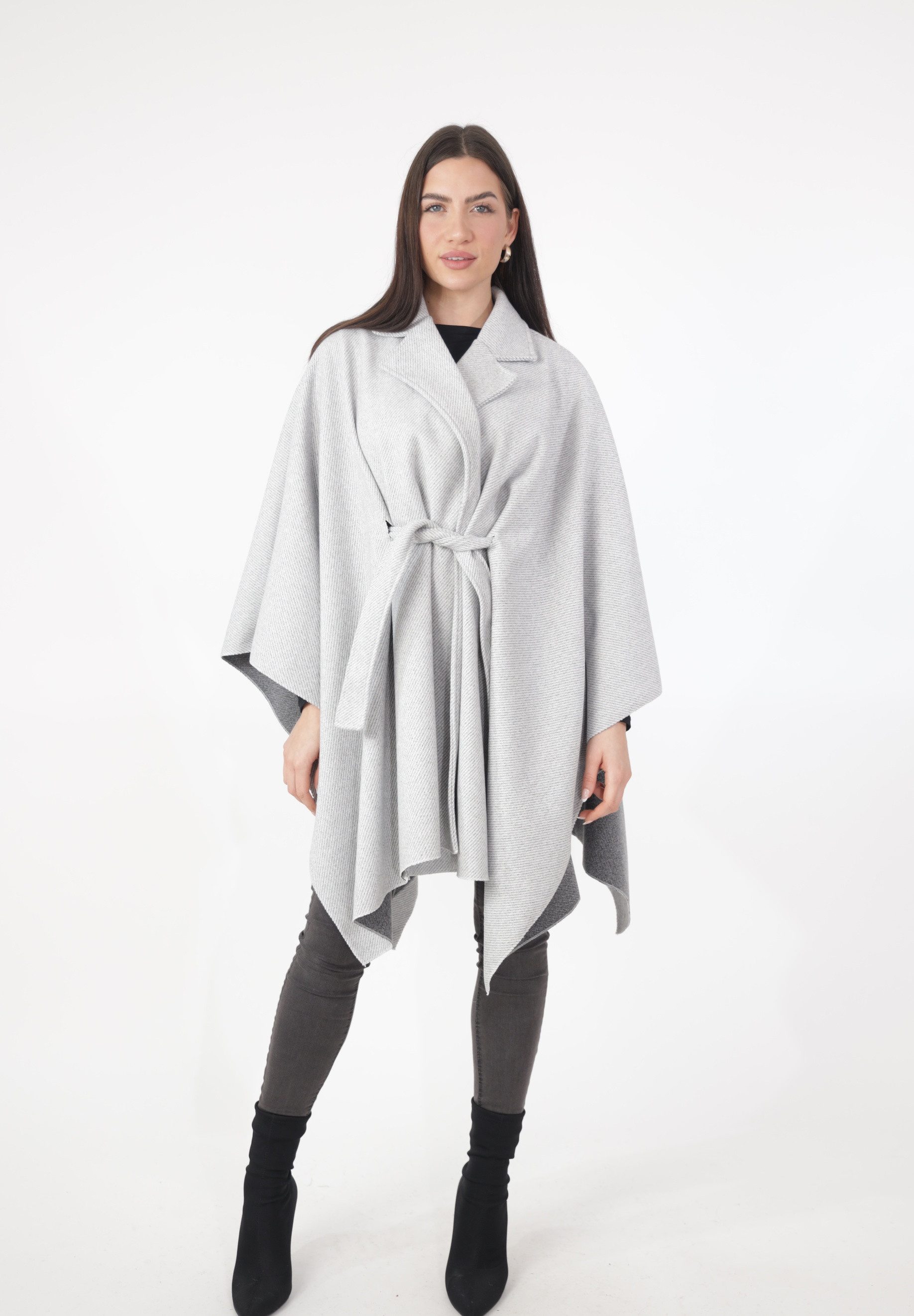 Elara Poncho Mantel