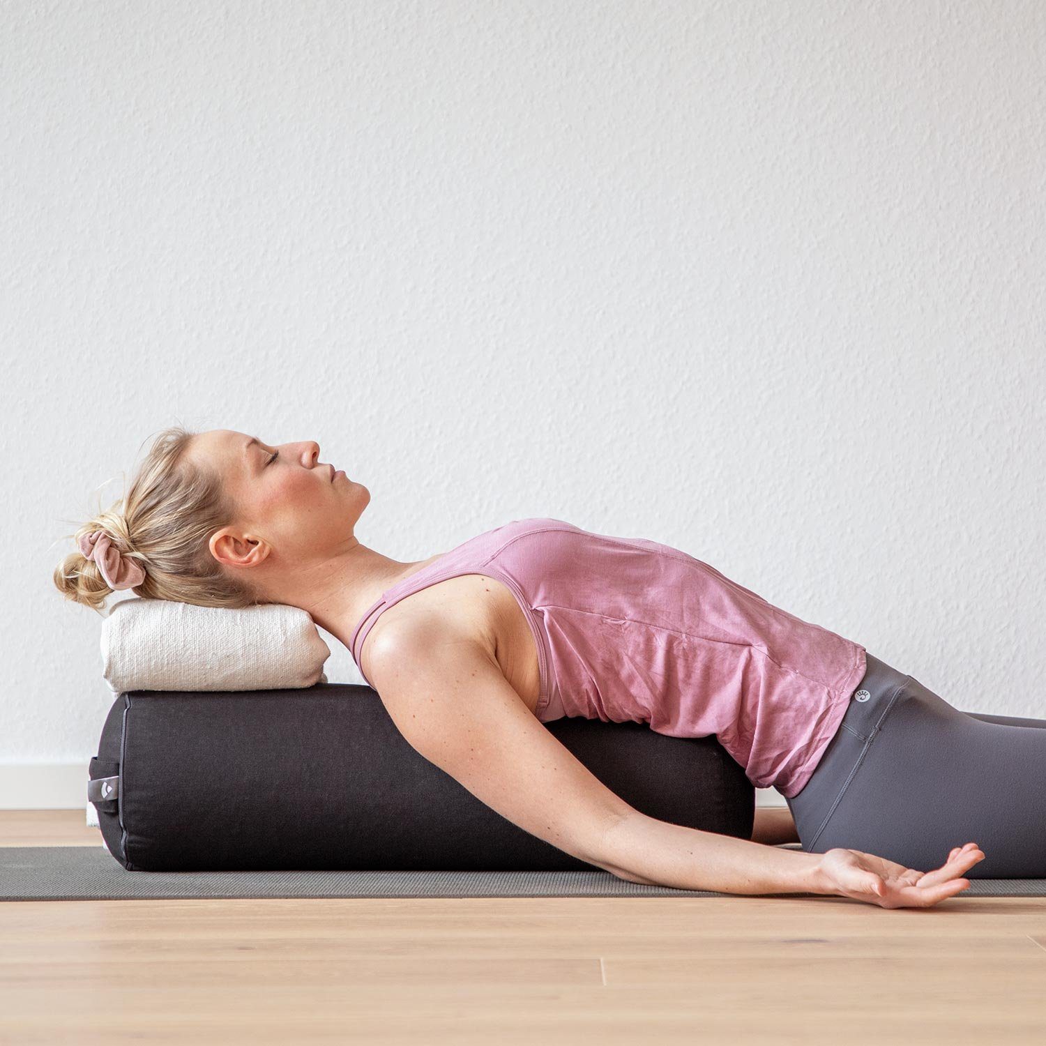 bodhi Yoga Bolster BASIC blau, Dinkelhülsen