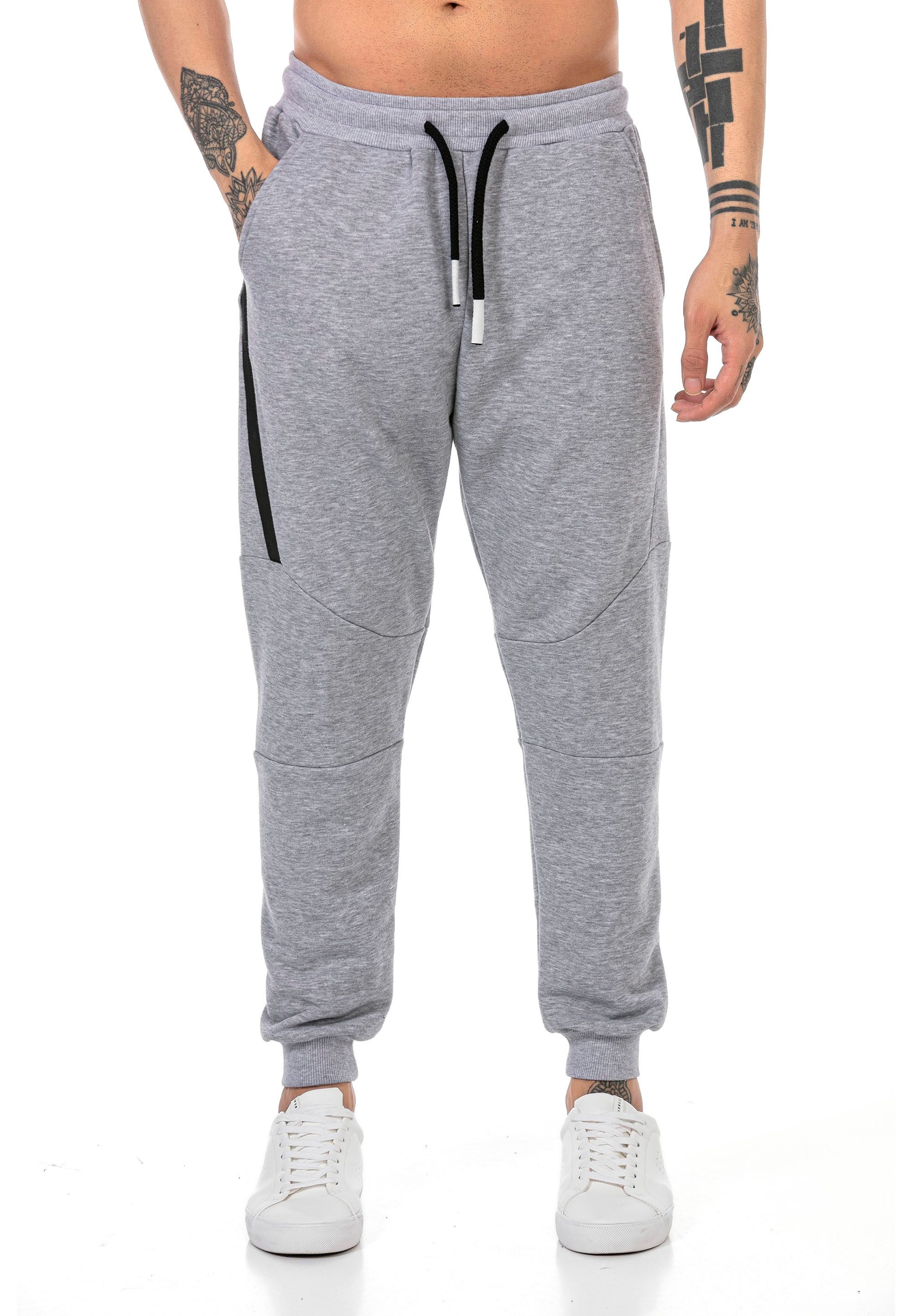 Jogginghose mit Kordelzug und schmalem Beinabschluss