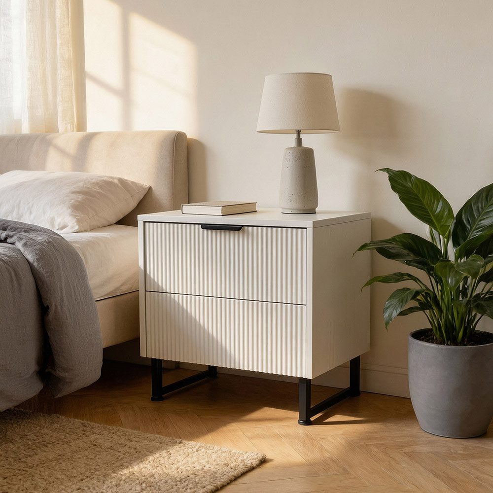 HOME DELUXE Nachttisch NYLA Lamellenfronten, Bettkommode, Beistelltisch fürs Bett (1 Tisch), Geriffelte Optik der Fronten, Breite 45cm, Tiefe 39cm, Höhe 61cm