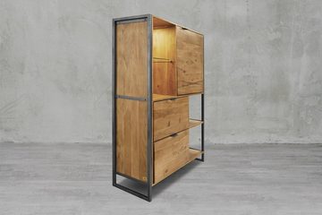 carla&marge Vitrine Factory Zone (150x104x40 (HxBxT), Akazie vollmassiv und vollmontiert, Highboard im Industrial Style mit Beleuchtung, Details im Used-Look und Eisengestell, Schrank) beleuchtete Rückwand aus recyceltem Holz