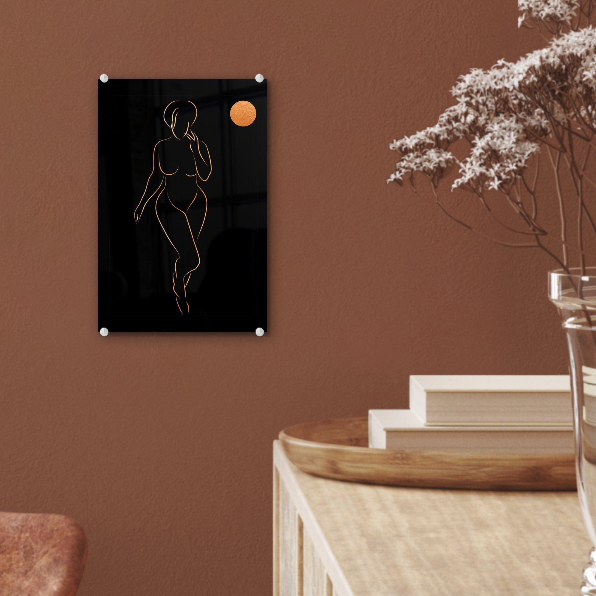 MuchoWow Acrylglasbild auf Gold und Mond Glasbilder - Wandbild Bilder Glas Glas Frau (1 - - - - St), auf Wanddekoration Schwarz - Strichzeichnung, Foto