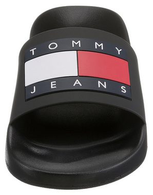 Tommy Jeans TOMMY JEANS POOL SLIDE ESS Badepantolette, Sommerschuh, Poolslides, Schlappen, mit plakativer Logoflag