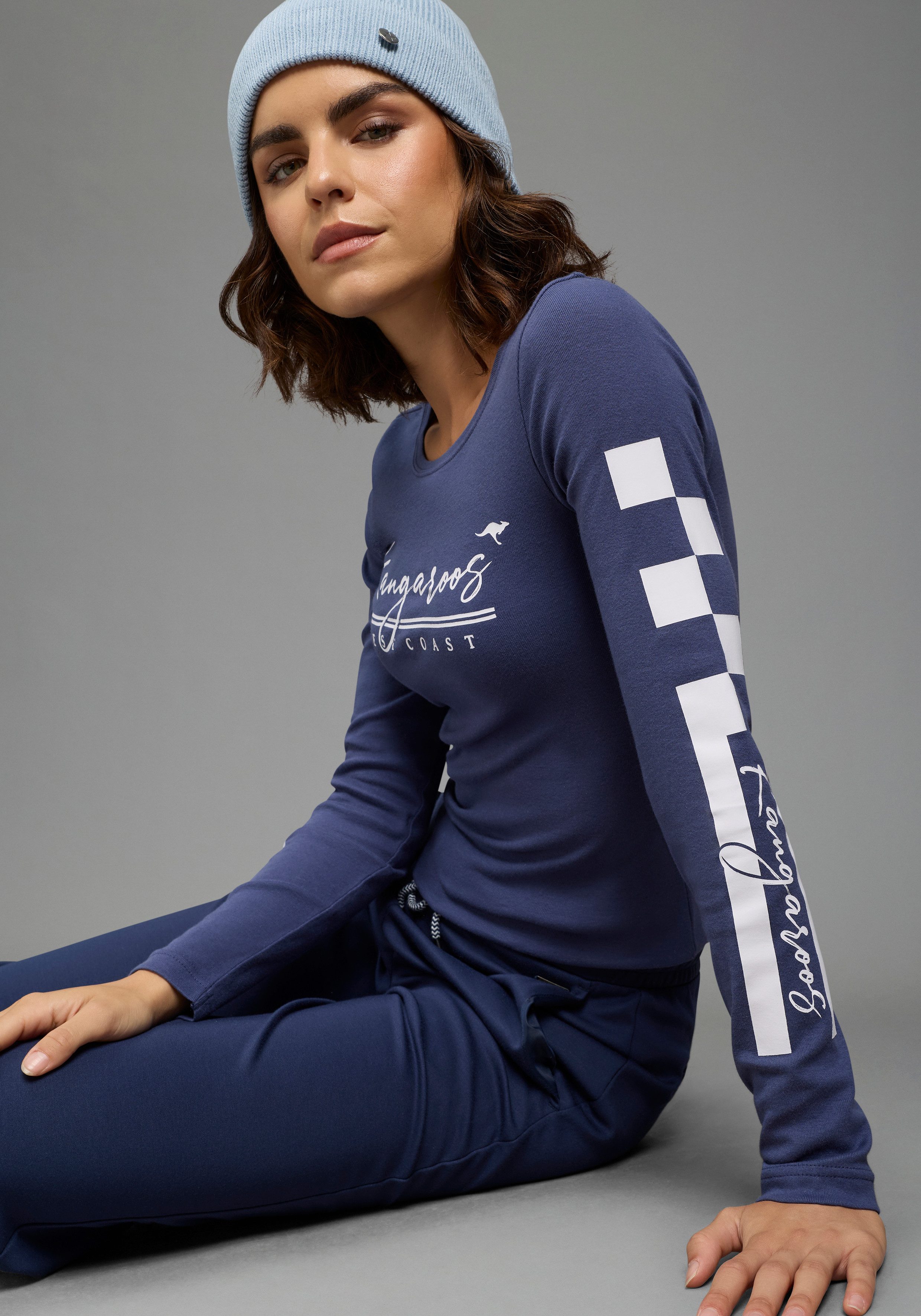 KangaROOS Langarmshirt mit Rundhalsausschnitt, hüftbedeckende Länge, Langarm-Design. € 24,99, (€ 24,99 pro 1 Stk).