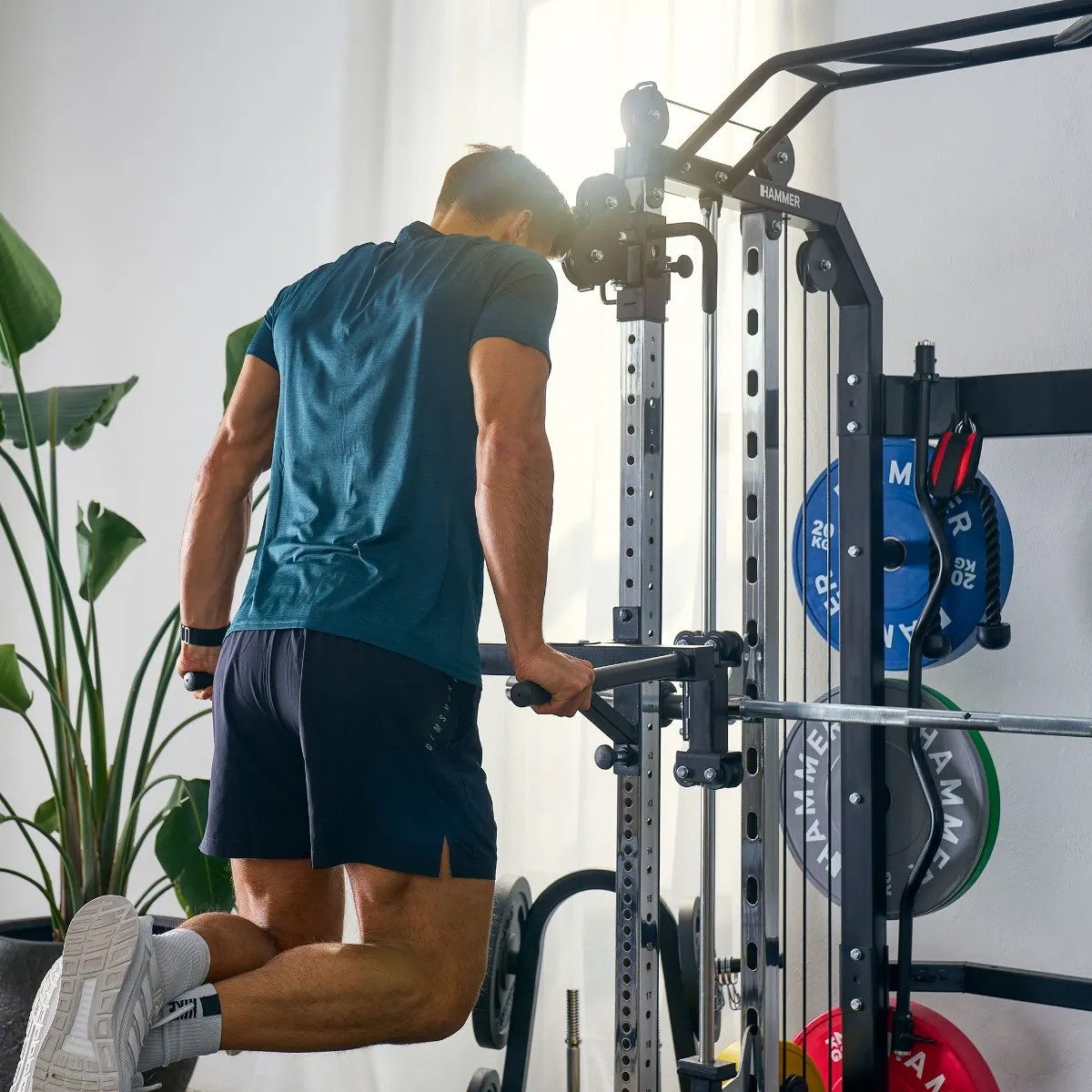 Hammer Trainingsstation Autark Smith Machine Multi Dip-Bars