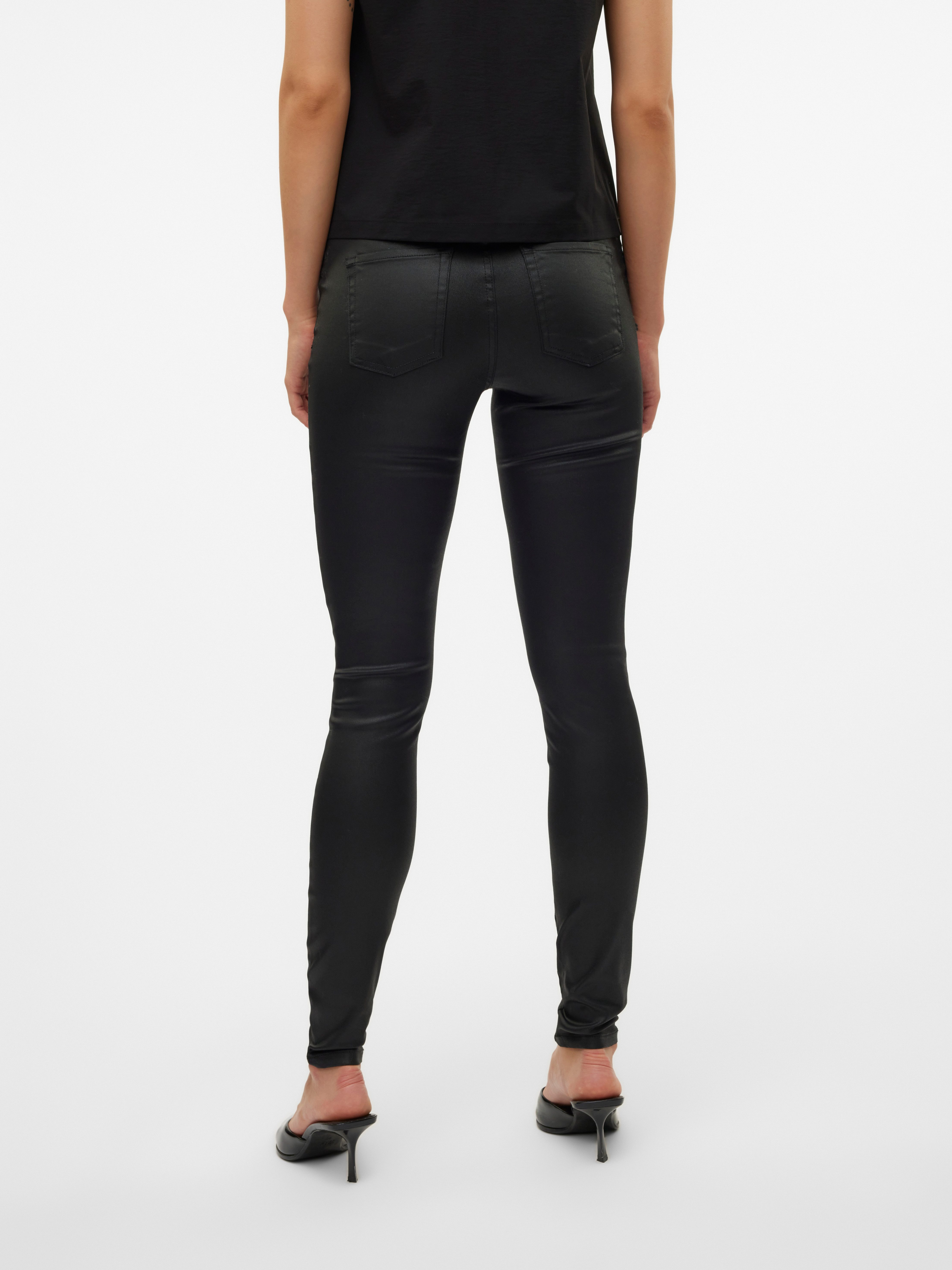 Vero Moda Skinny-fit-Jeans VMFLASH MR SKINNY COATED PANTS NOOS mit beschichteter Lederimitat Optik, skinny fit