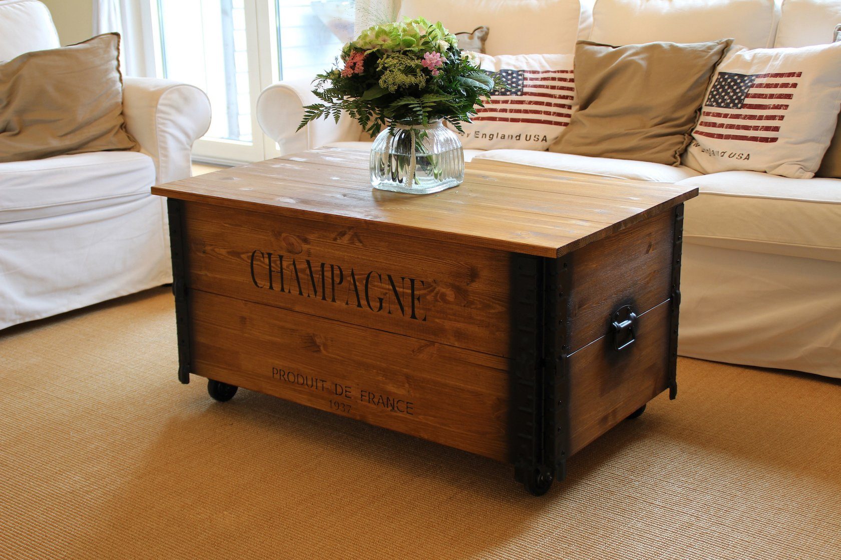 Uncle Joe´s Couchtisch XL Champagne, im Truhen-Design